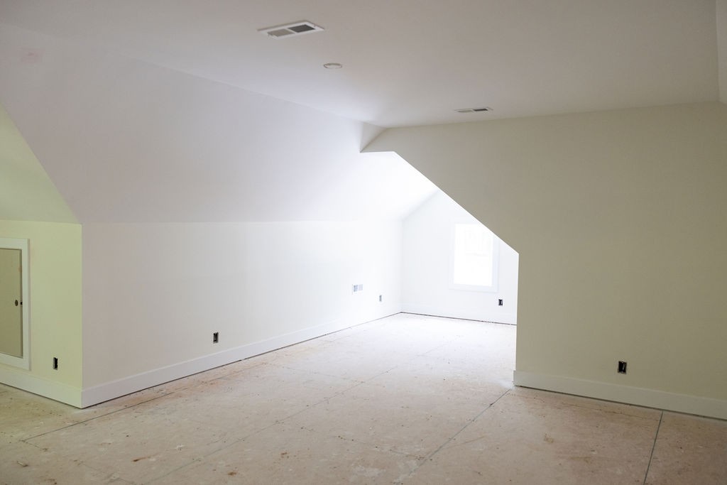 5570 Chambers Rd Property Photo 13