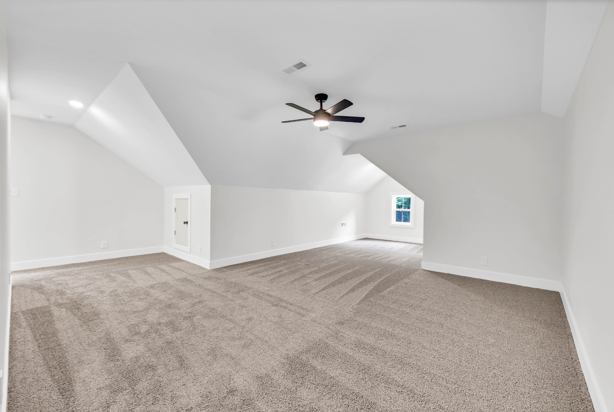 5570 Chambers Rd Property Photo 37