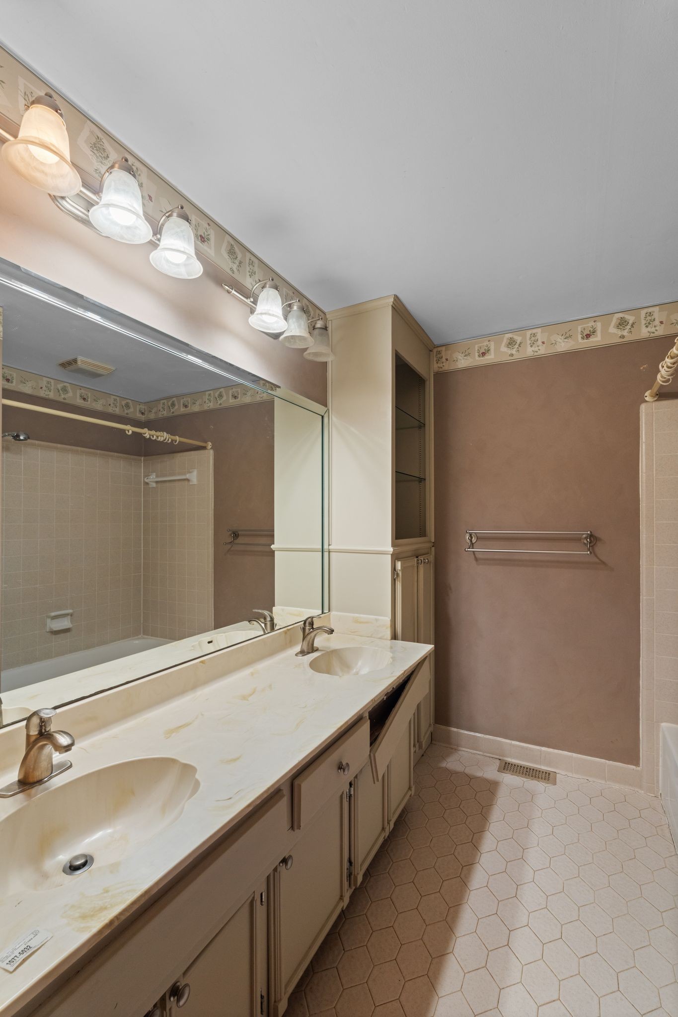 1011 Hickory Harbor Dr Property Photo 16