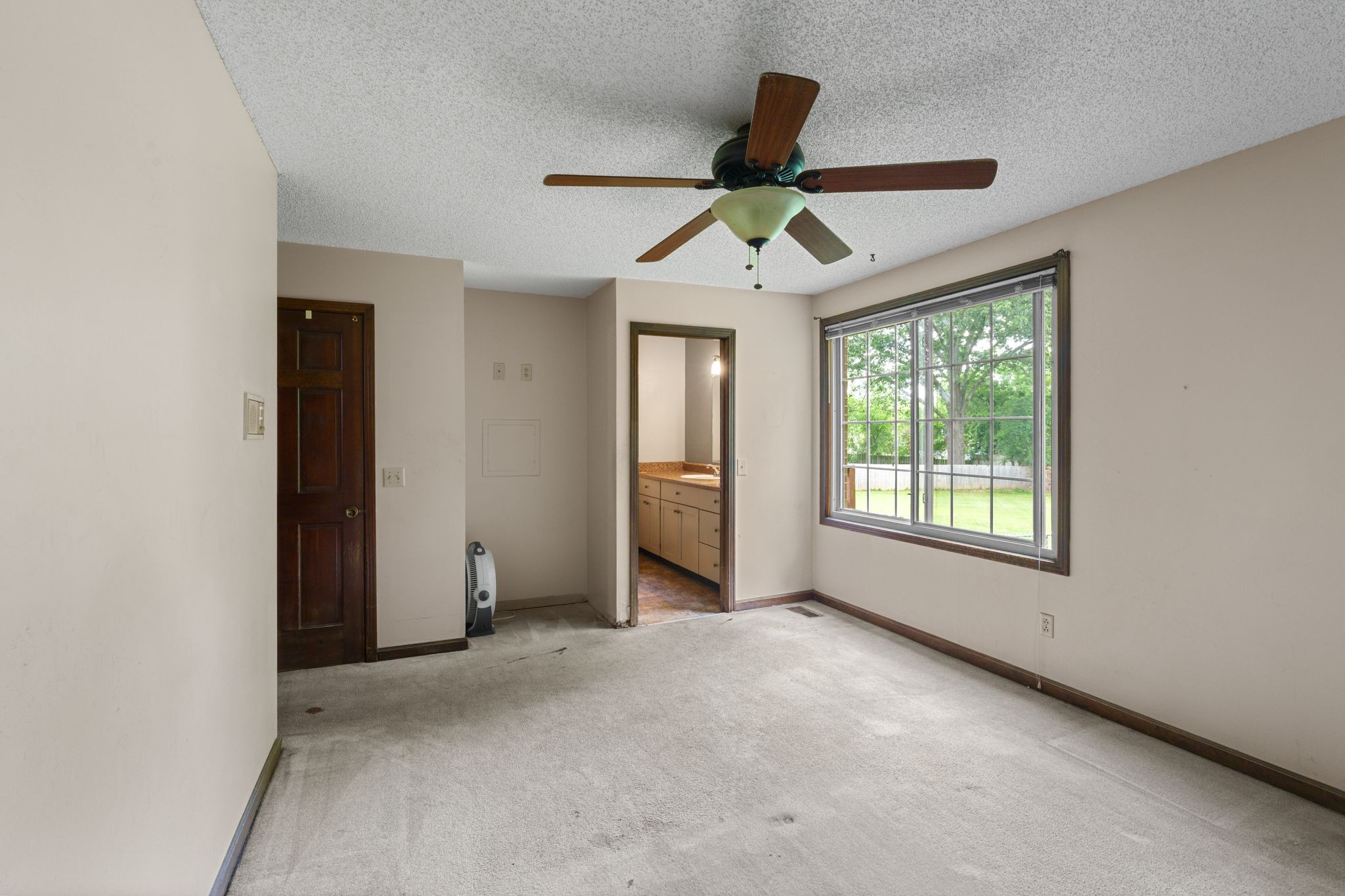 1011 Hickory Harbor Dr Property Photo 18
