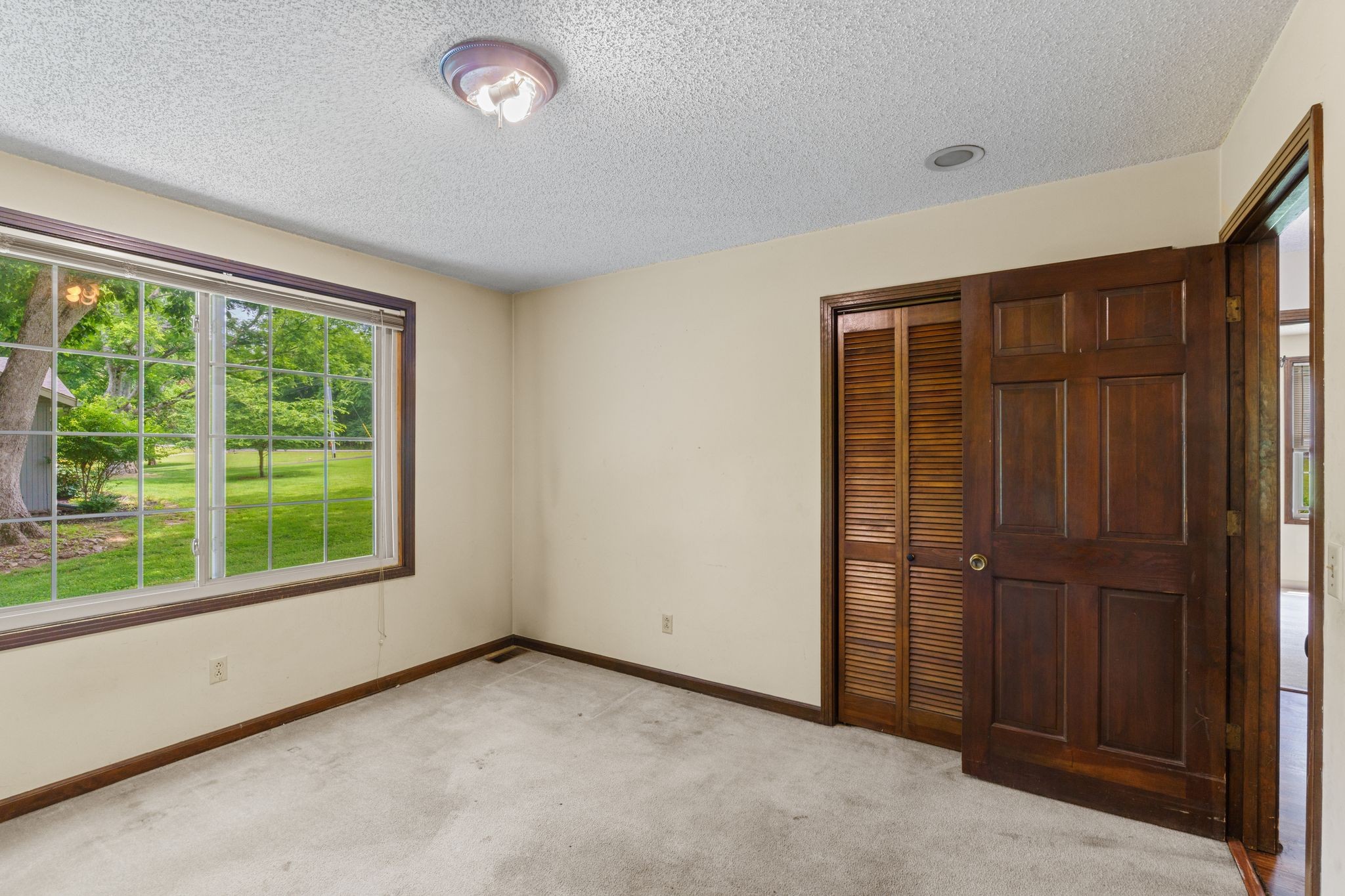 1011 Hickory Harbor Dr Property Photo 22