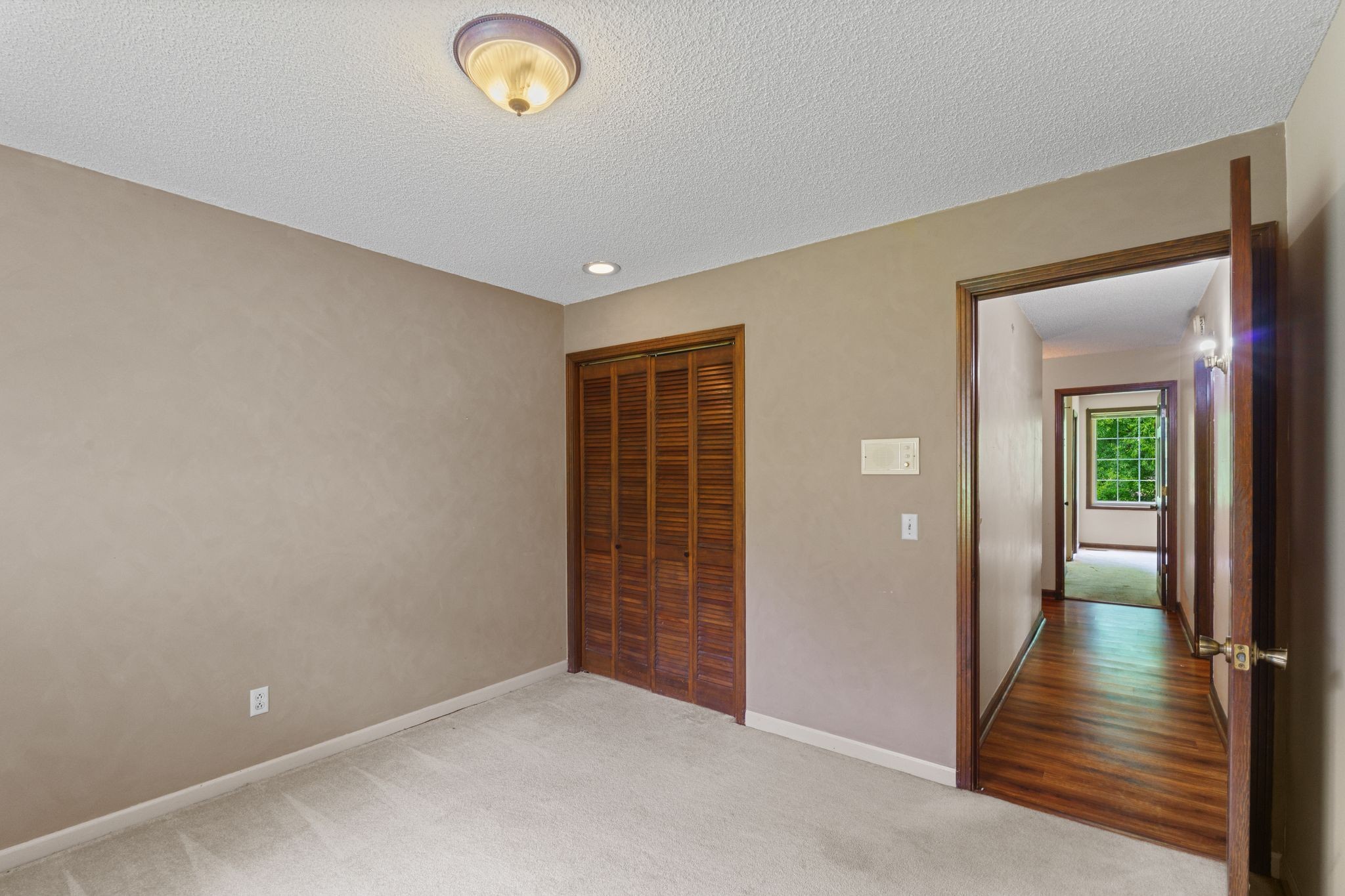 1011 Hickory Harbor Dr Property Photo 26