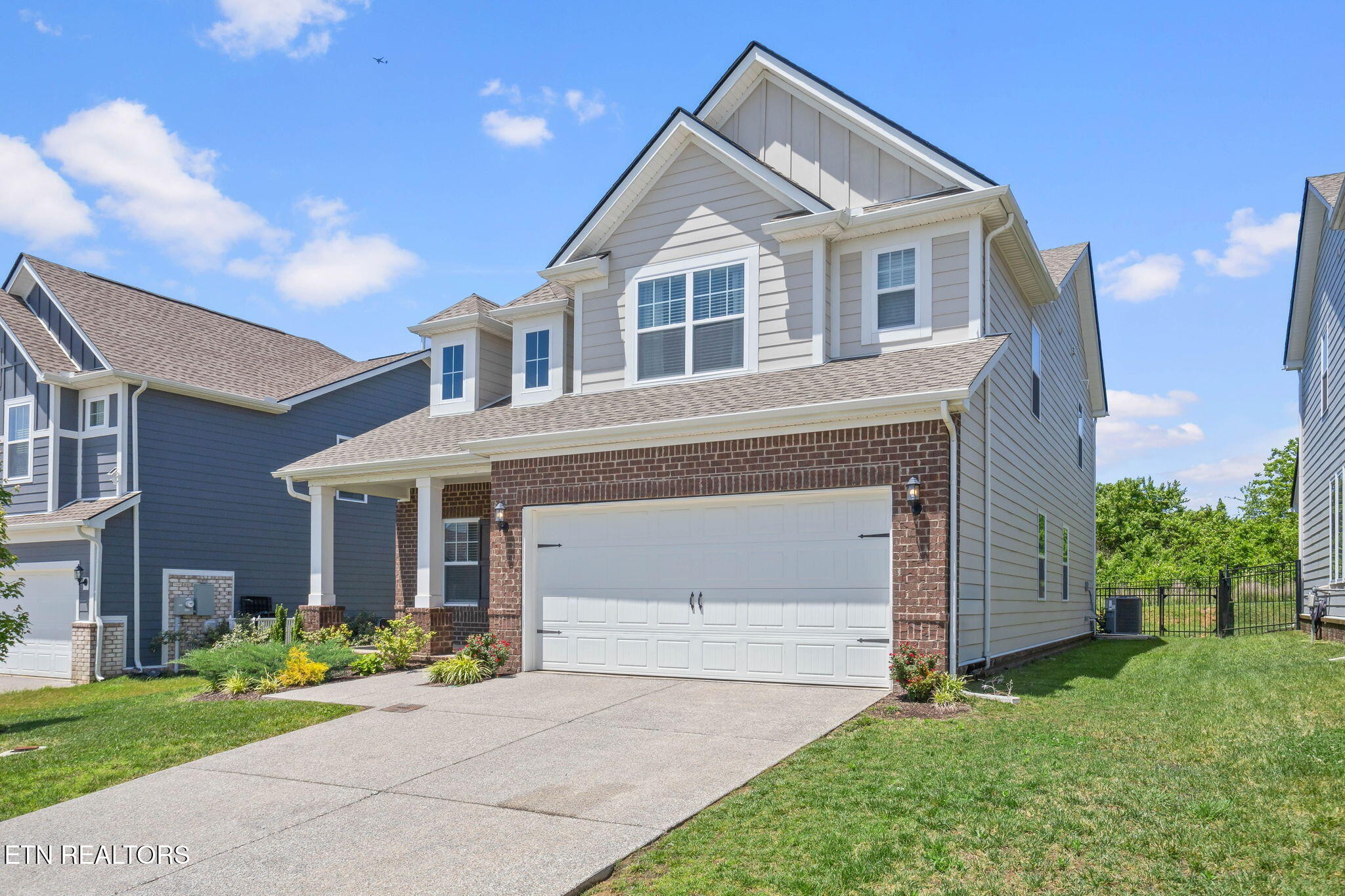 324 Gulfstream Drive Property Photo 4