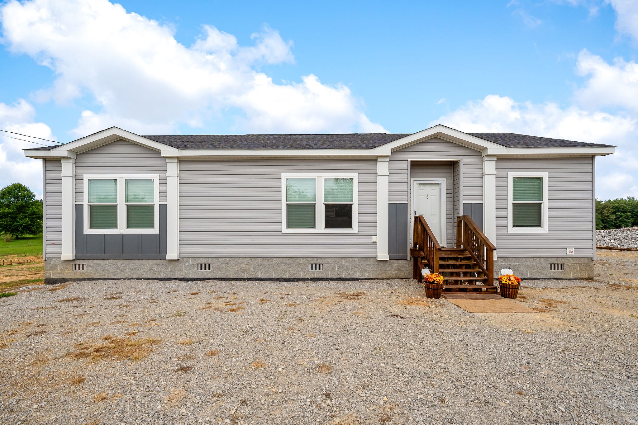 488 Point Ln Property Photo 1