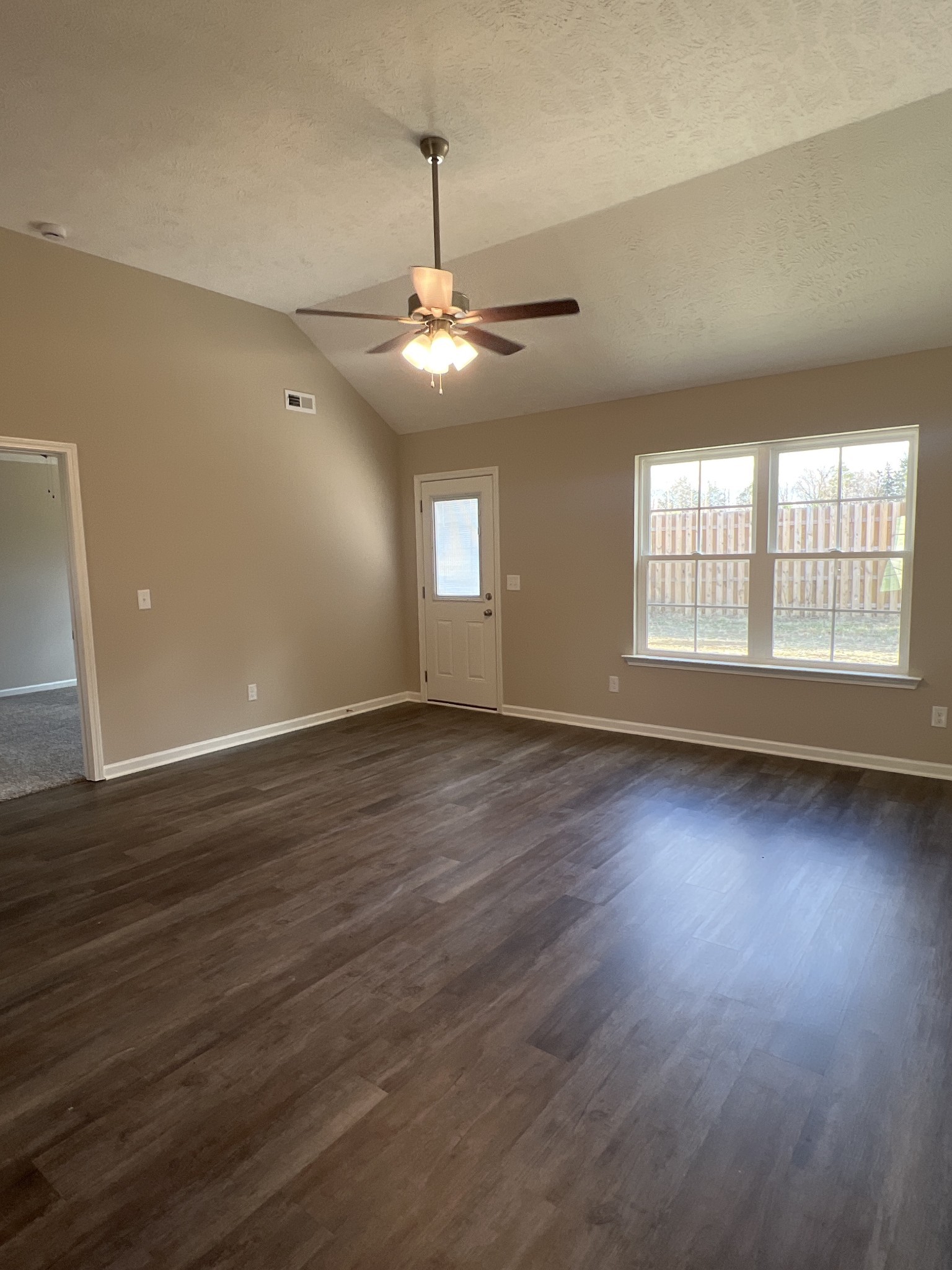 147 Timber Circle Property Photo 5