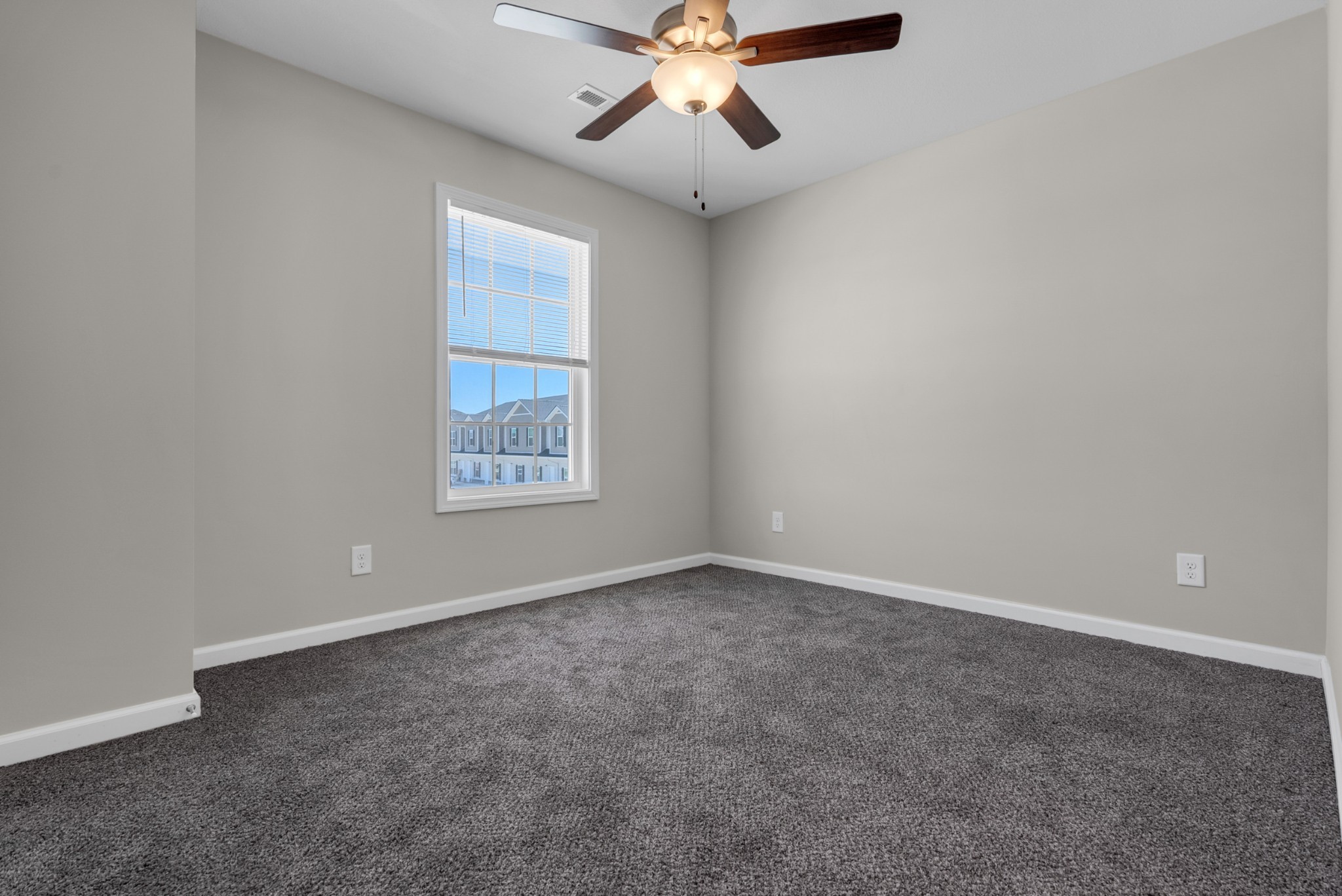 231 Drayton Dr Property Photo 28