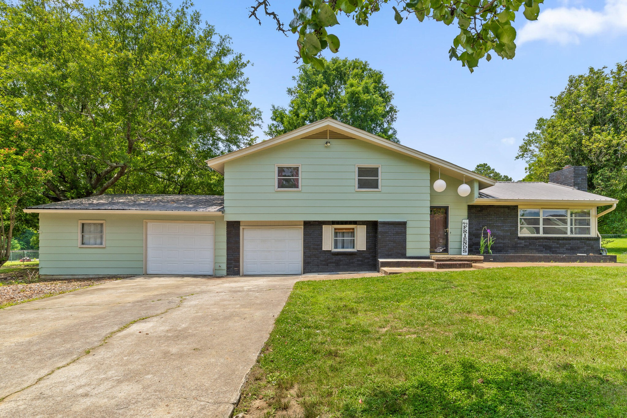 51 N Case Avenue Property Photo 1