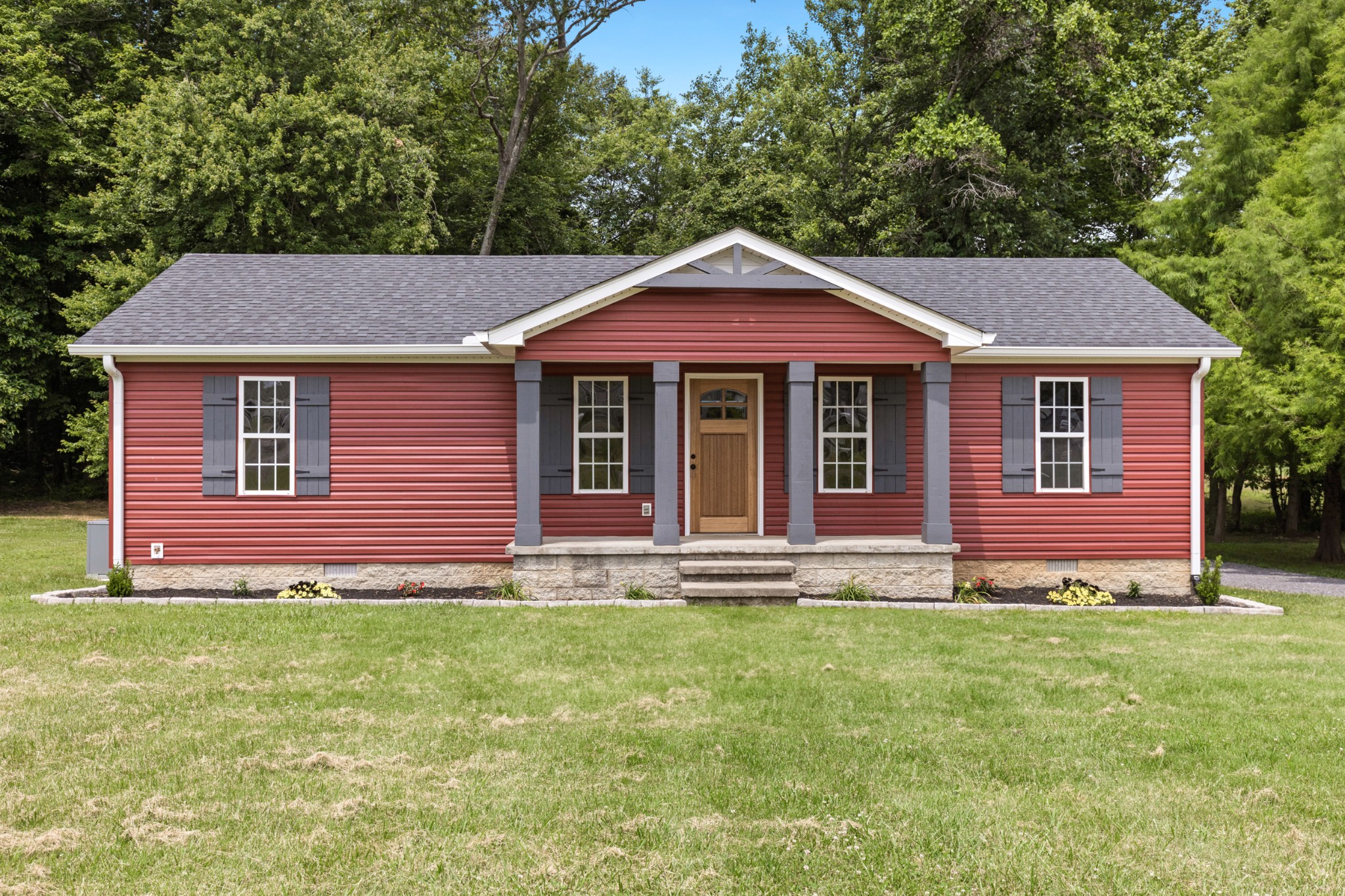 42 Buck Ln Property Photo 2