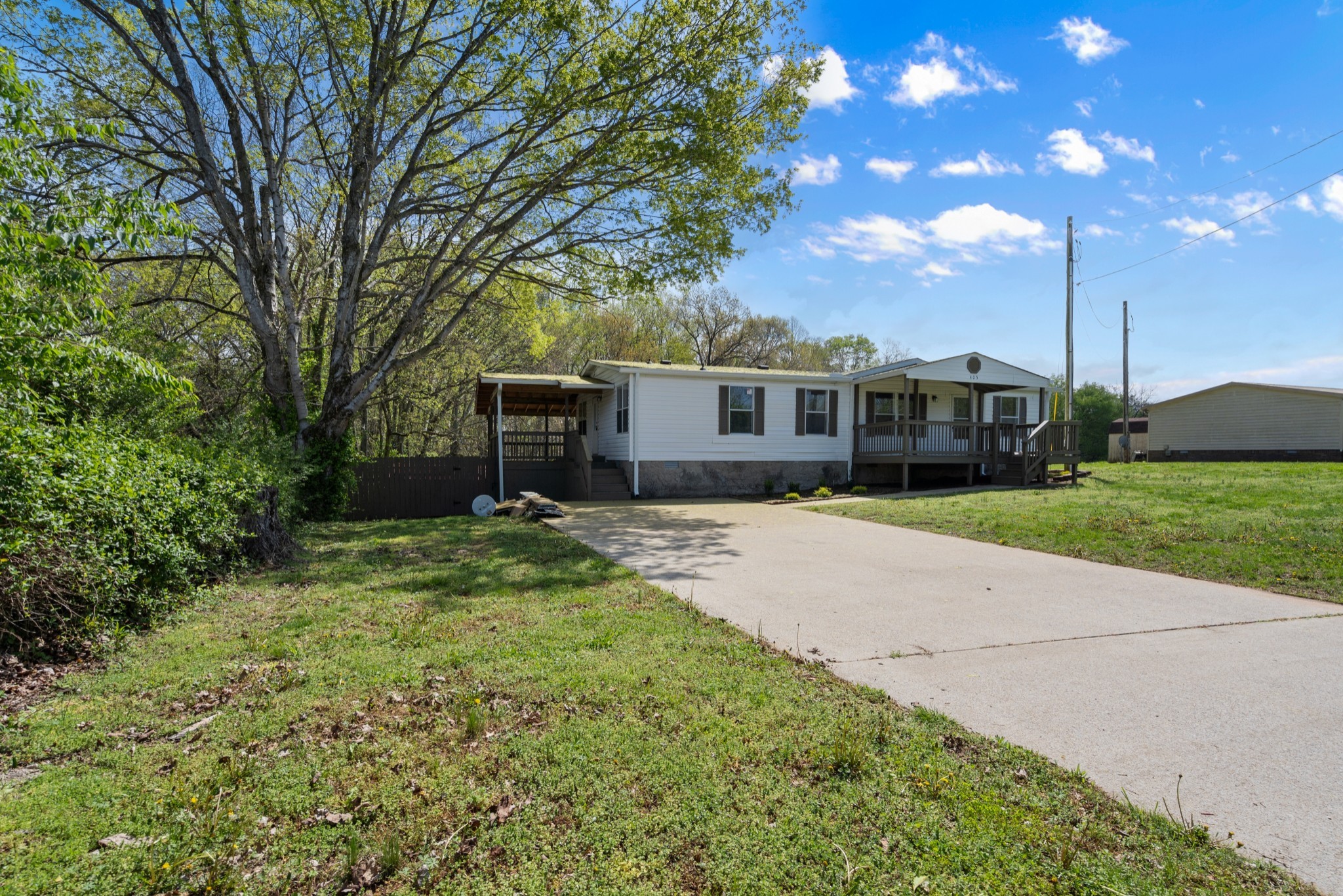 405 Briarwood Rd Property Photo 5