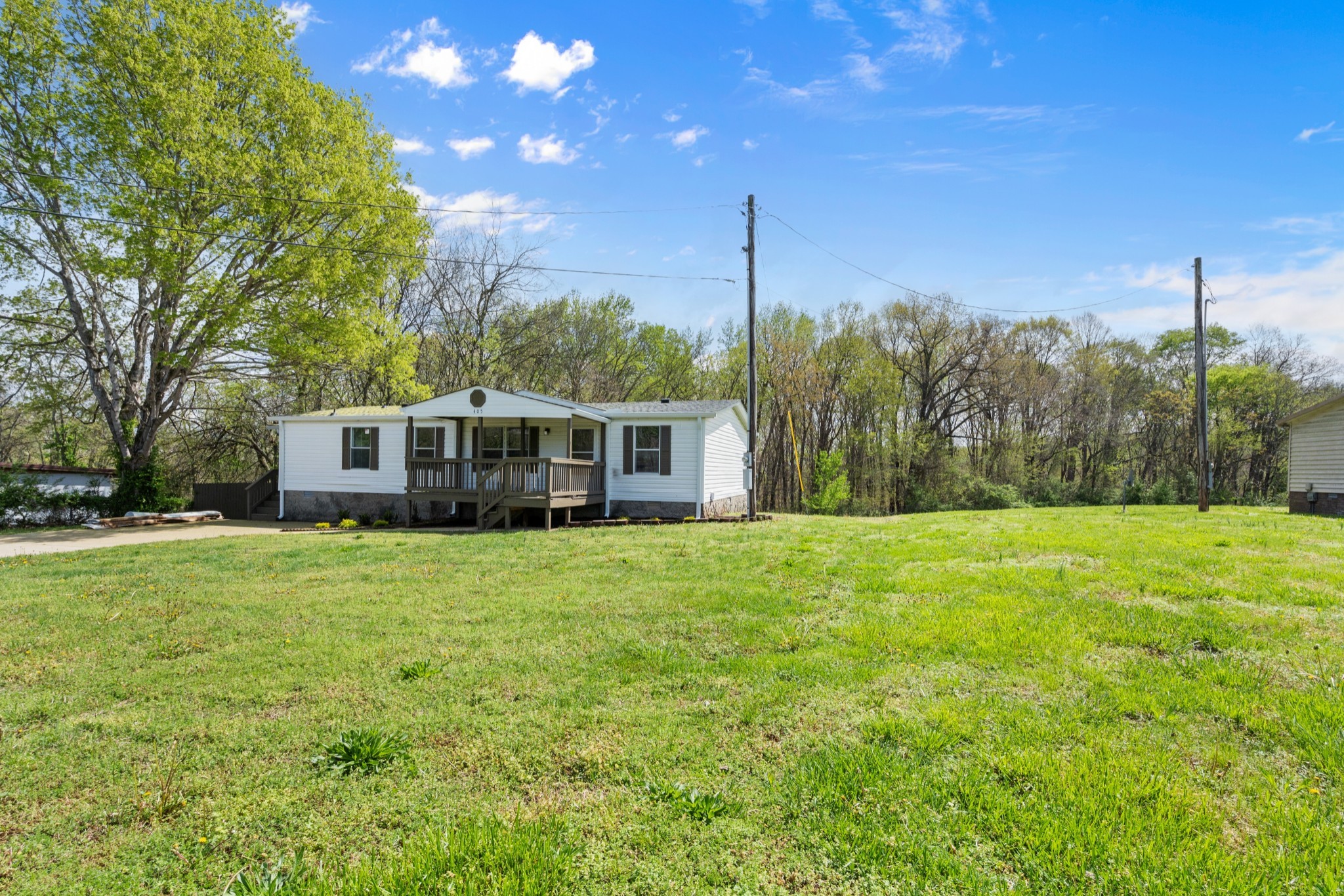 405 Briarwood Rd Property Photo 6