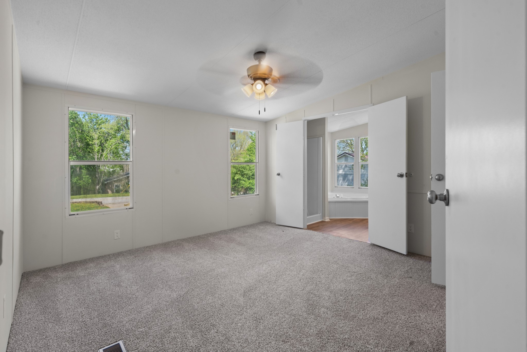 405 Briarwood Rd Property Photo 16