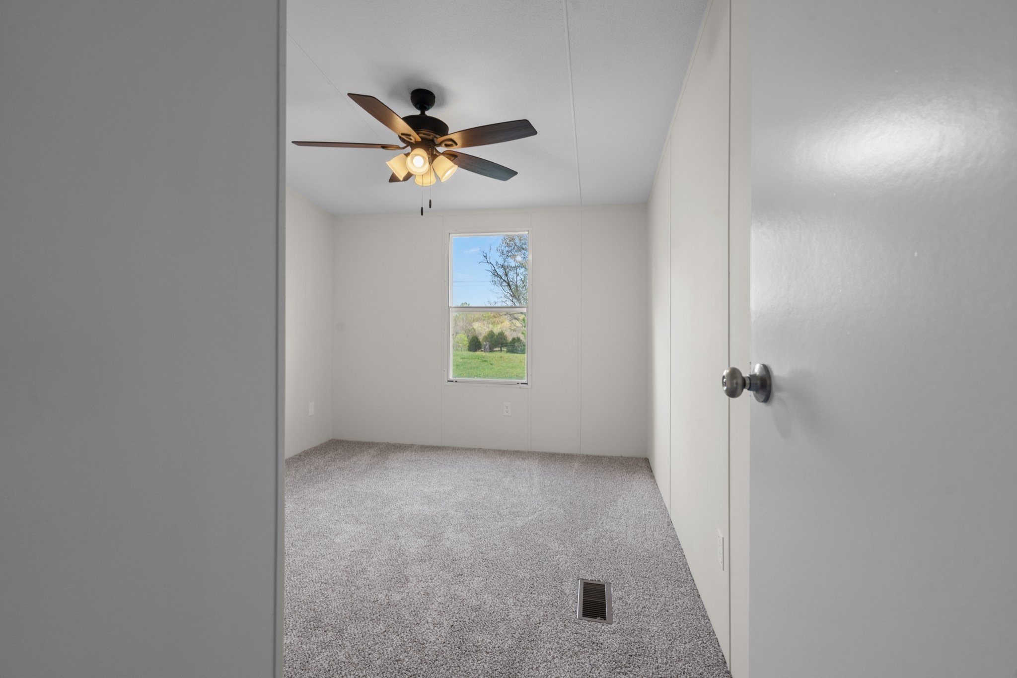 405 Briarwood Rd Property Photo 22