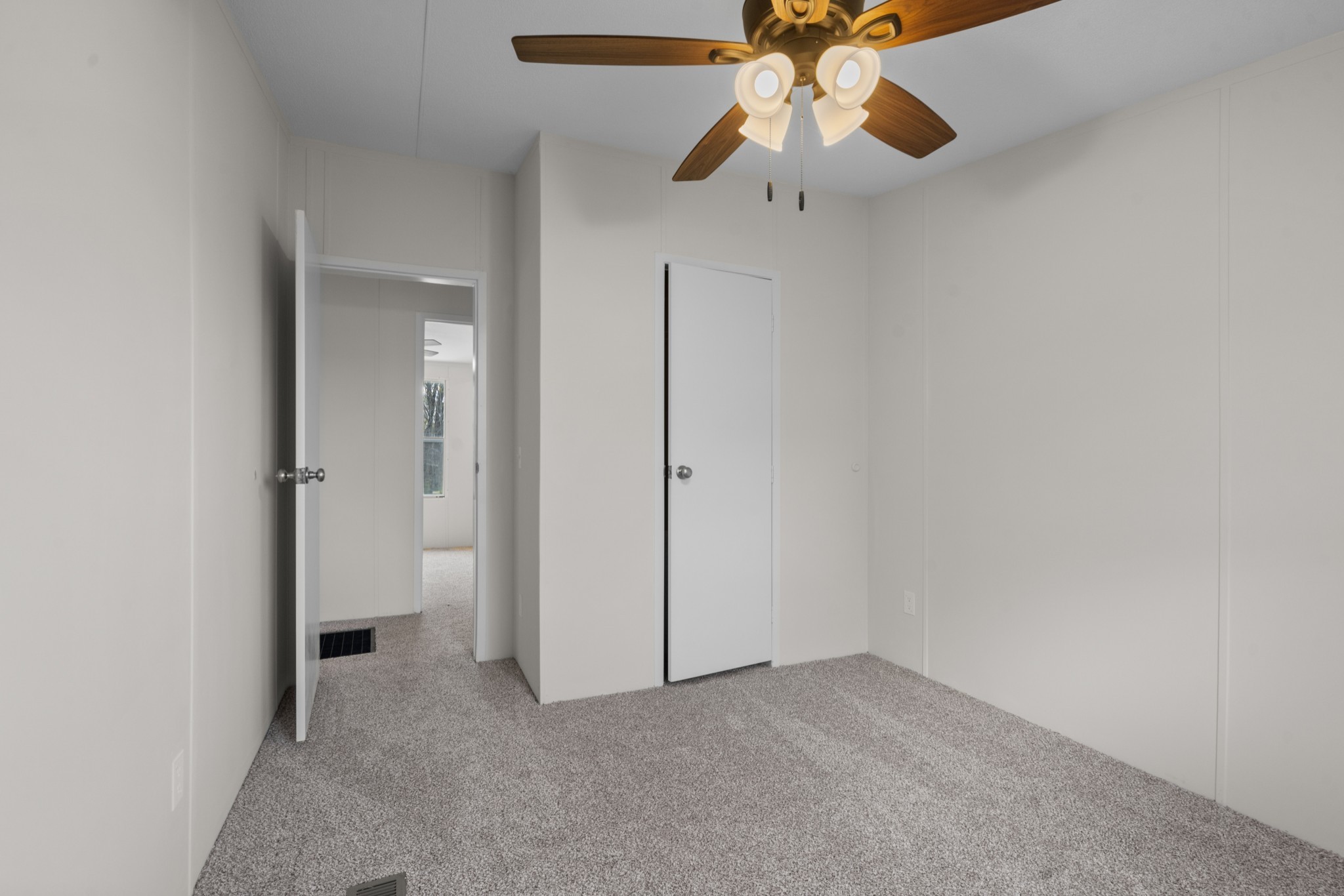 405 Briarwood Rd Property Photo 23