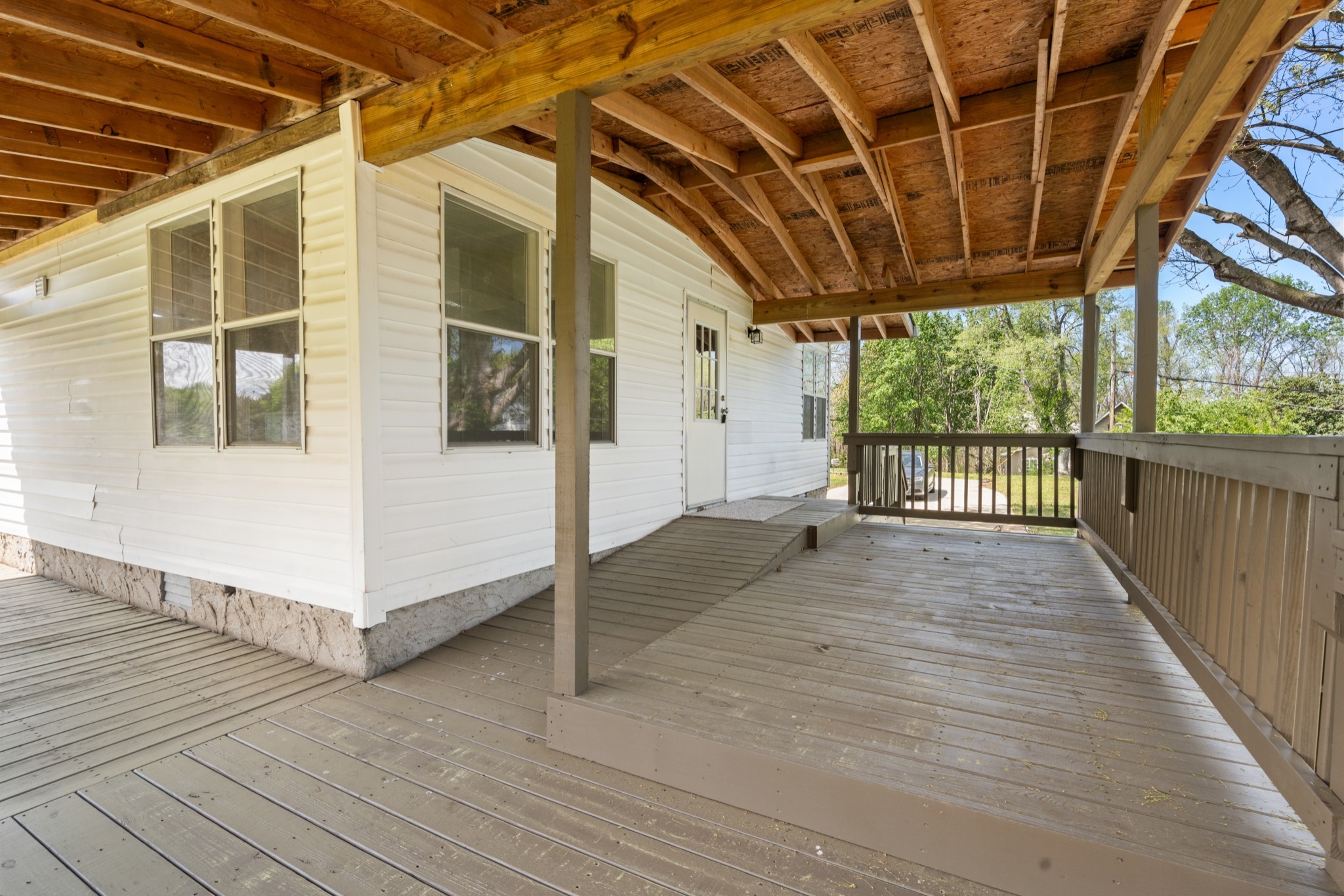 405 Briarwood Rd Property Photo 29