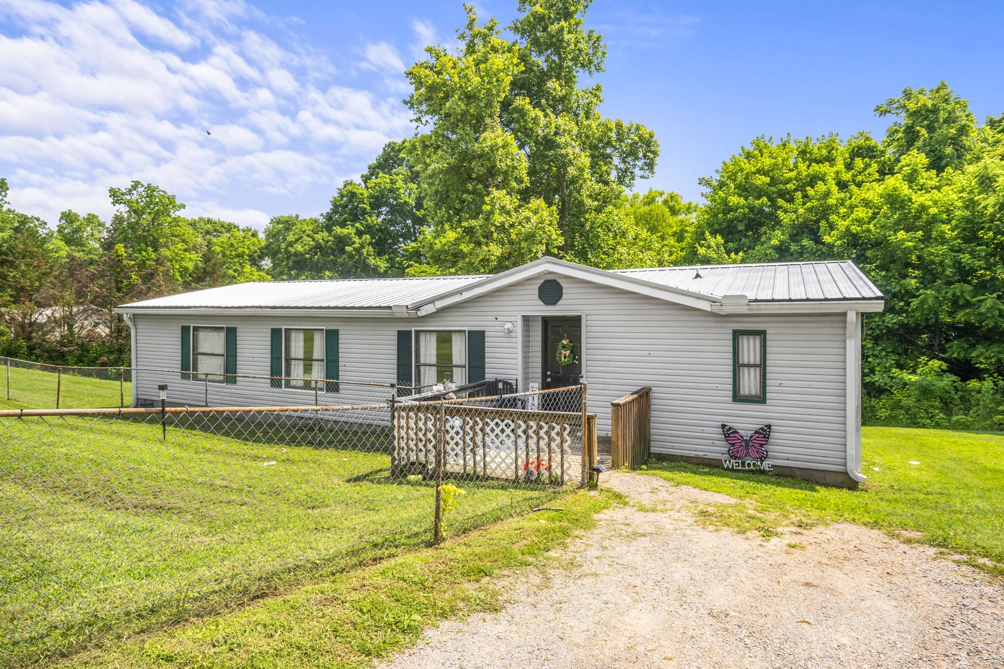 1189 Leo Baker Rd Property Photo 2