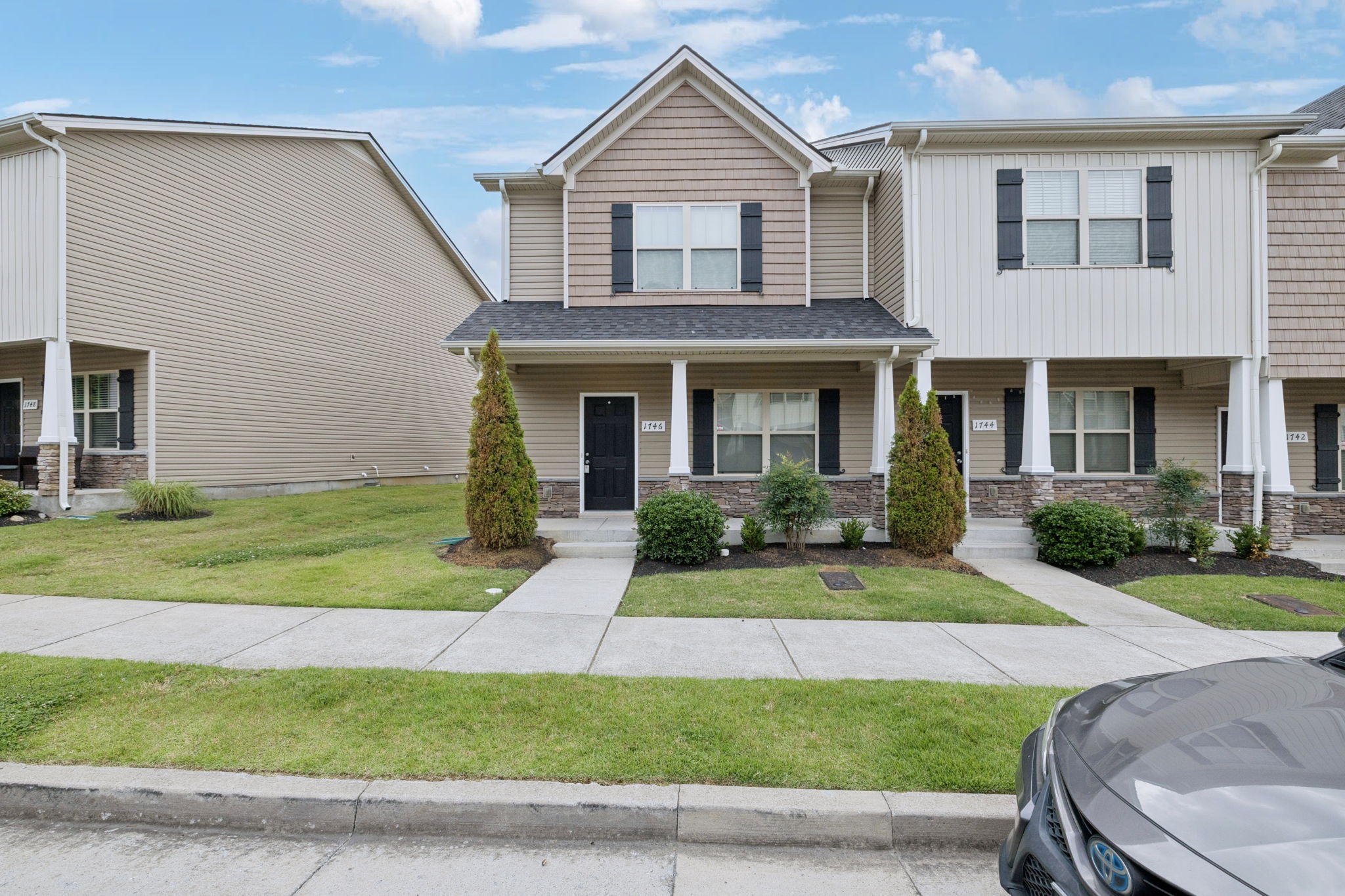 1746 Sprucedale Dr Property Photo 1