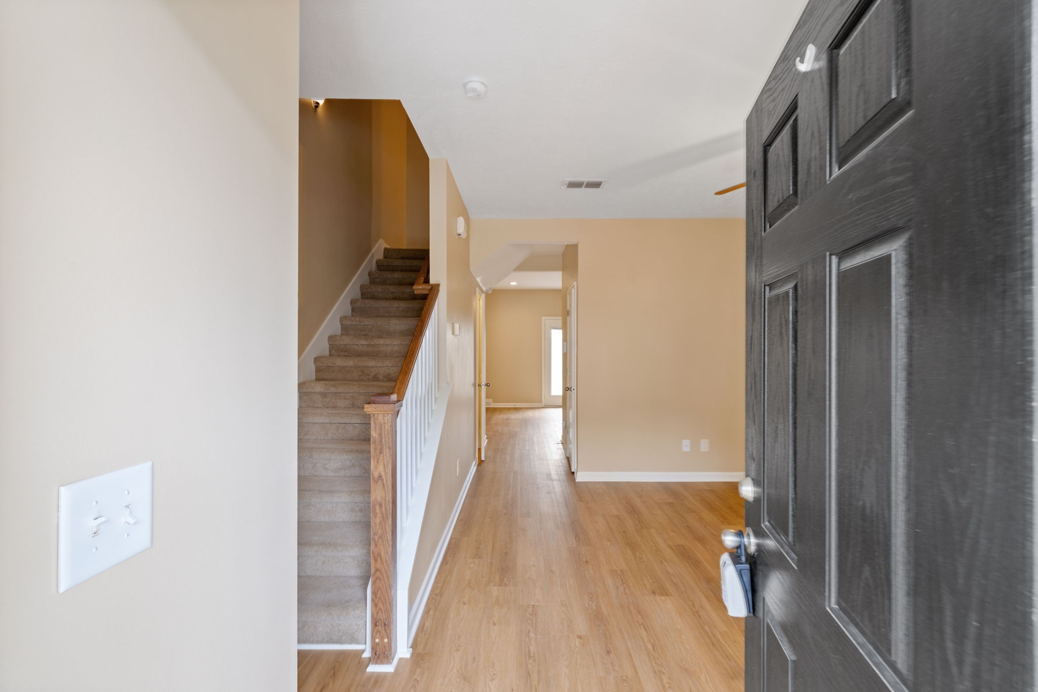 1746 Sprucedale Dr Property Photo 2