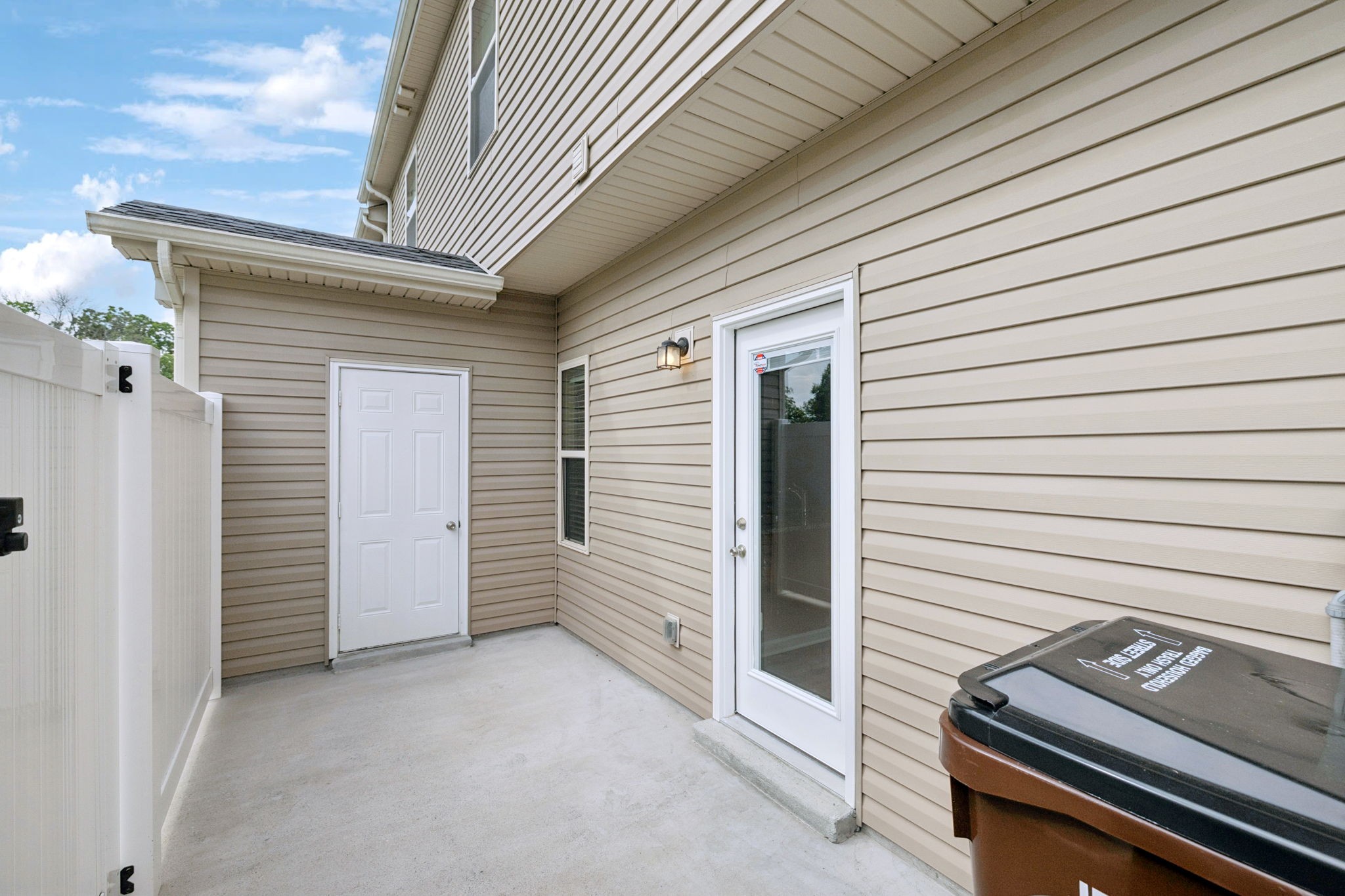 1746 Sprucedale Dr Property Photo 23