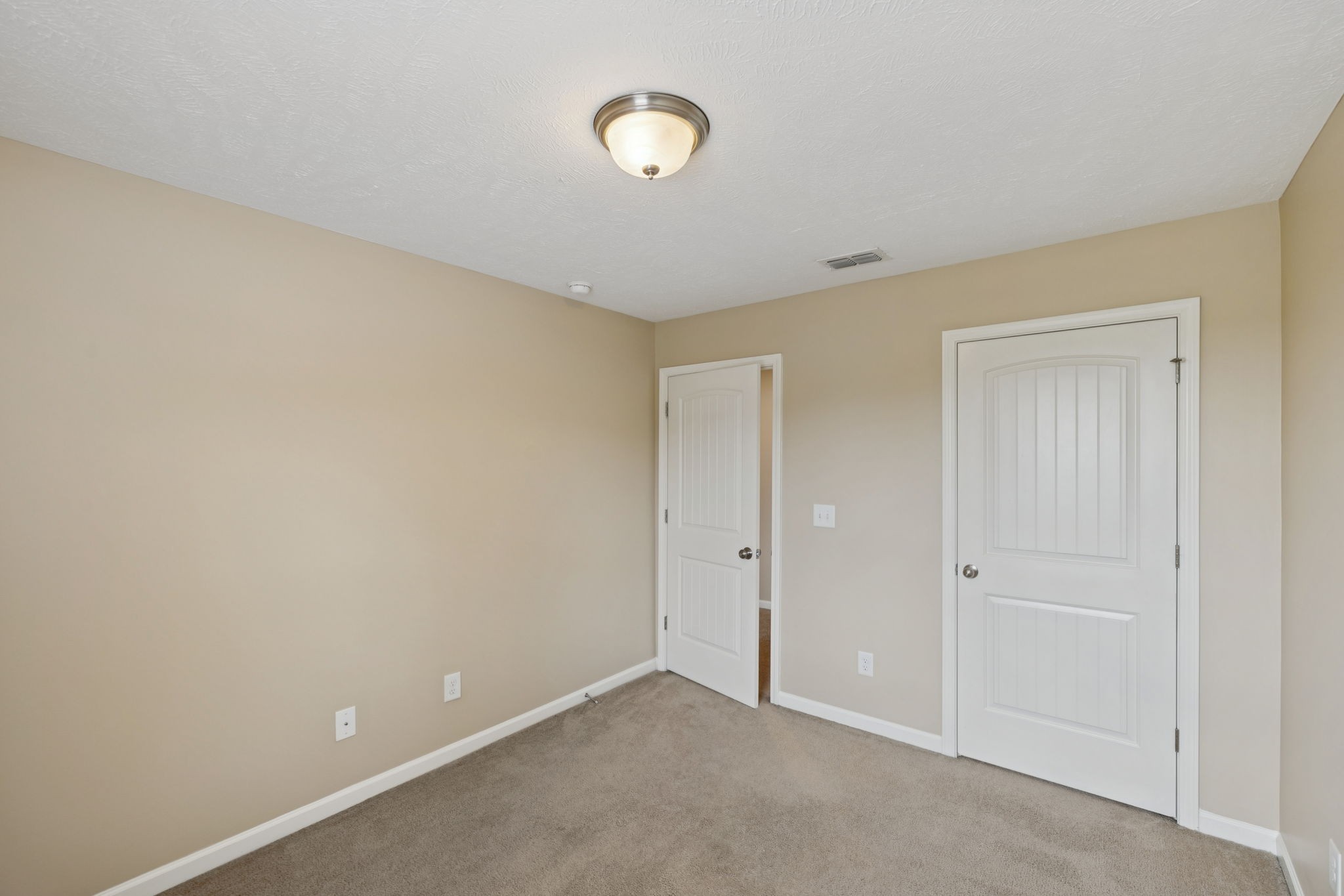 1746 Sprucedale Dr Property Photo 24