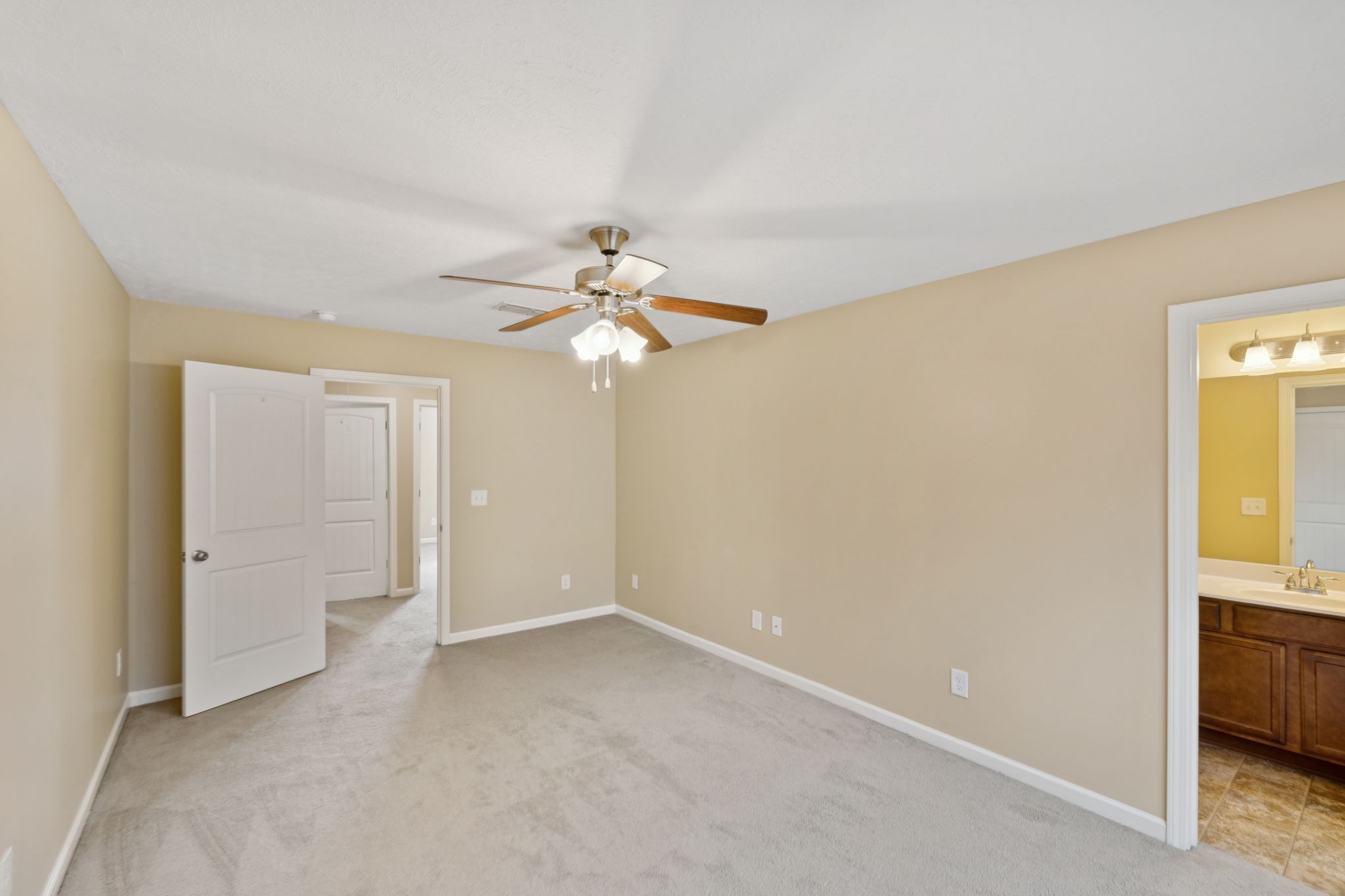 1746 Sprucedale Dr Property Photo 25