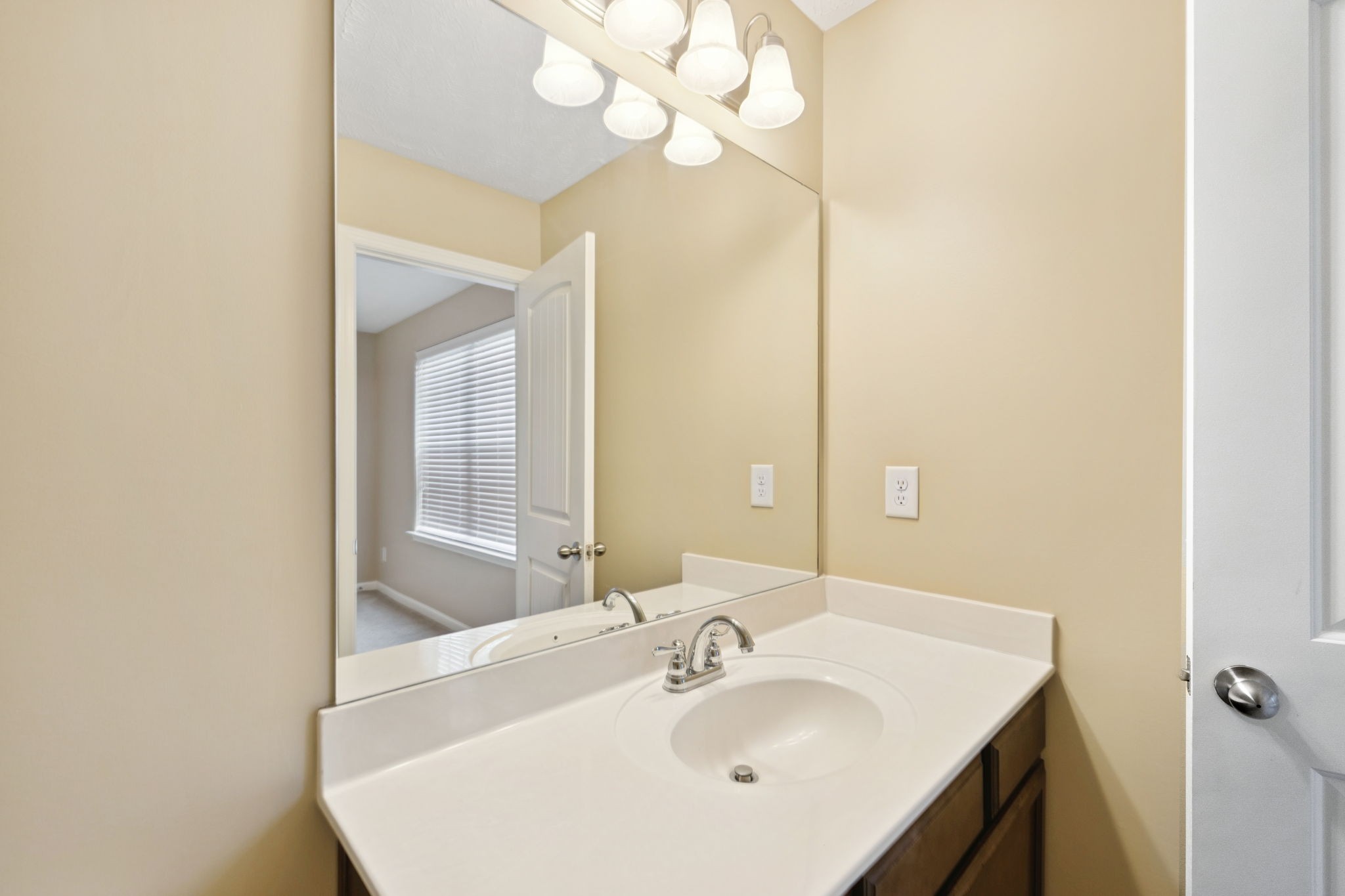 1746 Sprucedale Dr Property Photo 26