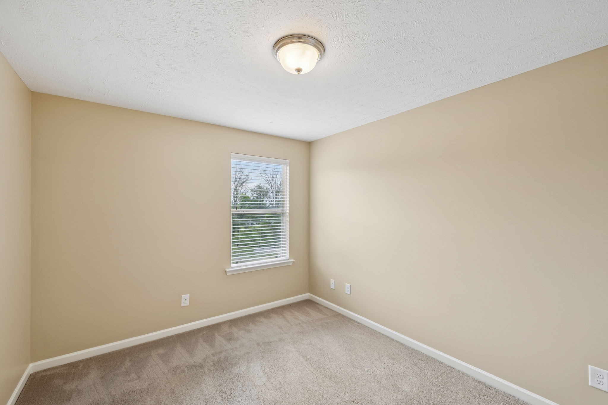 1746 Sprucedale Dr Property Photo 27