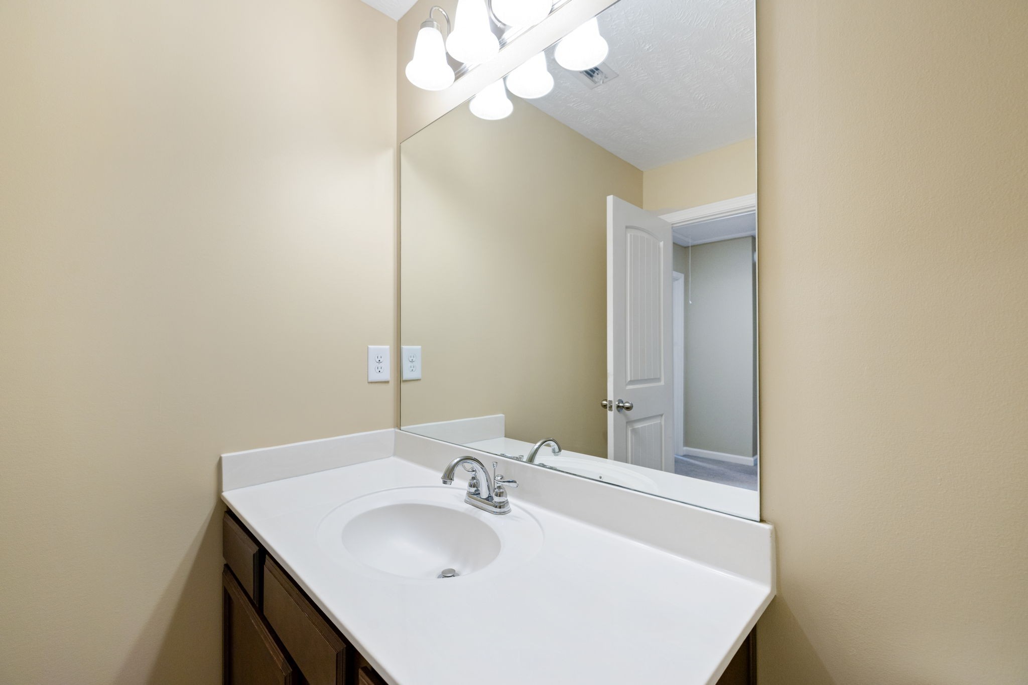 1746 Sprucedale Dr Property Photo 28