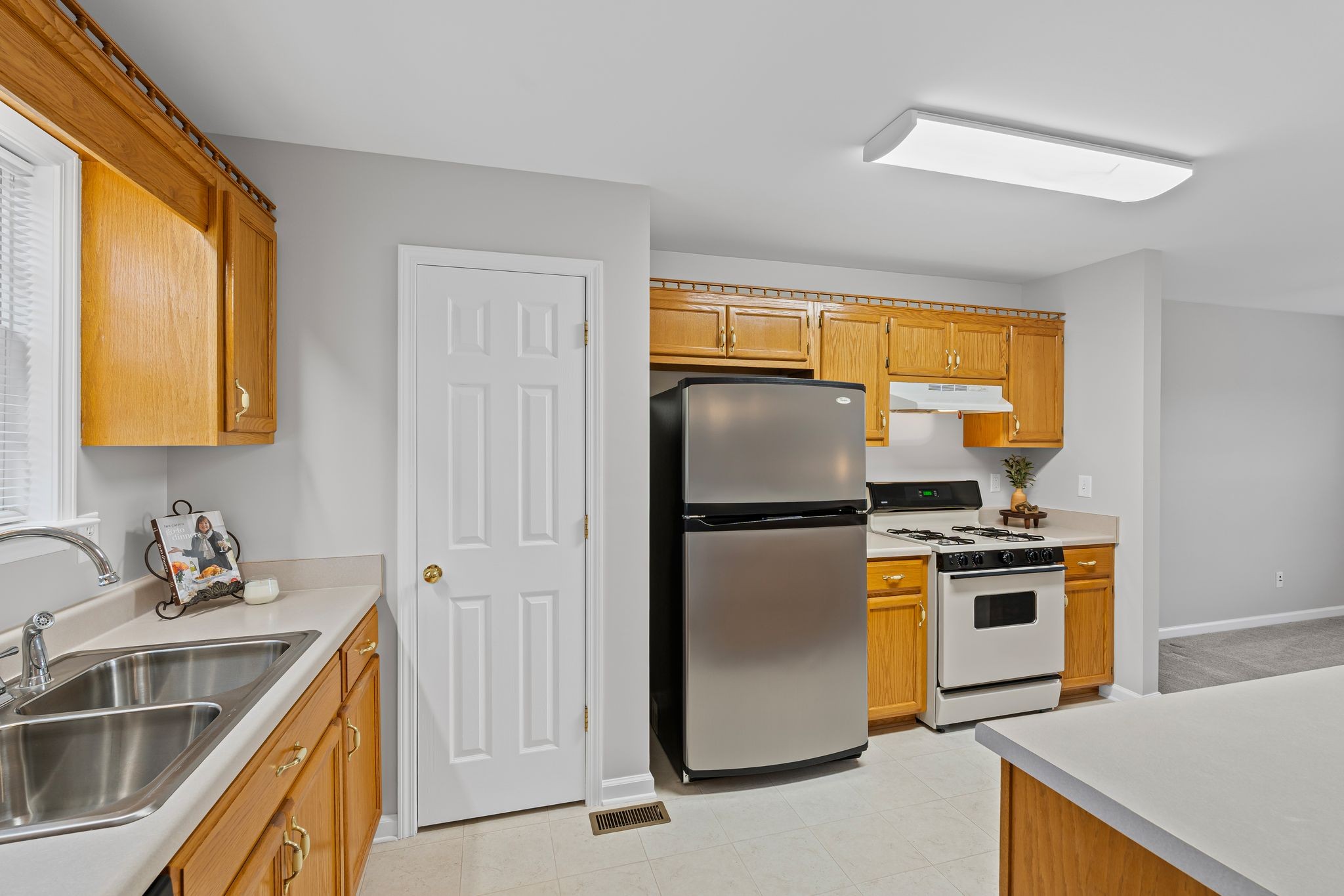 520 White Oak Trl Property Photo 9
