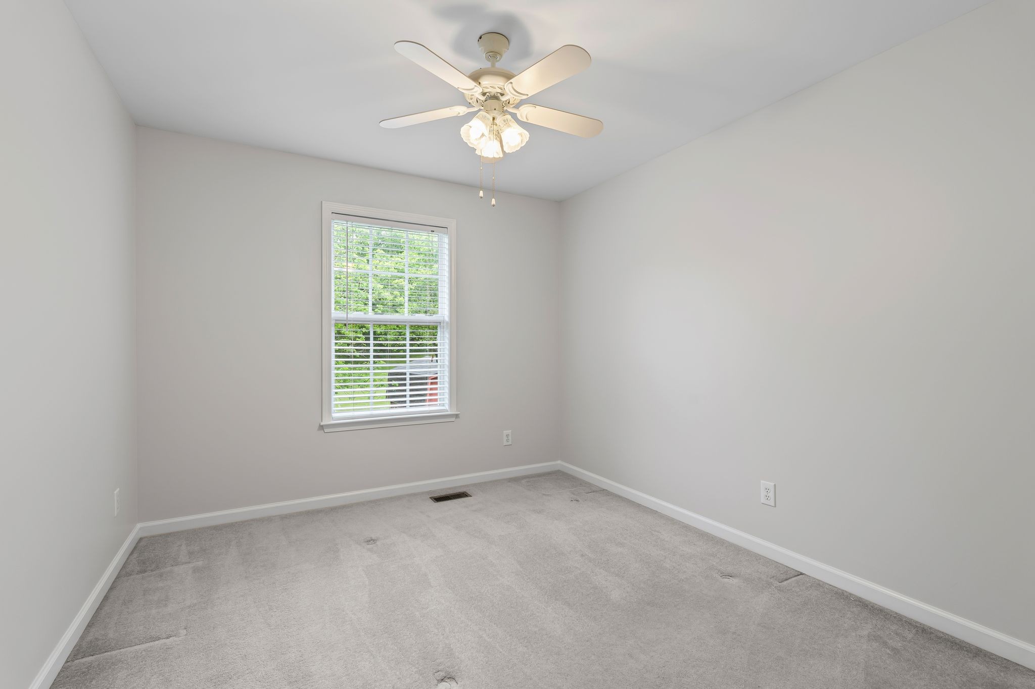 520 White Oak Trl Property Photo 18