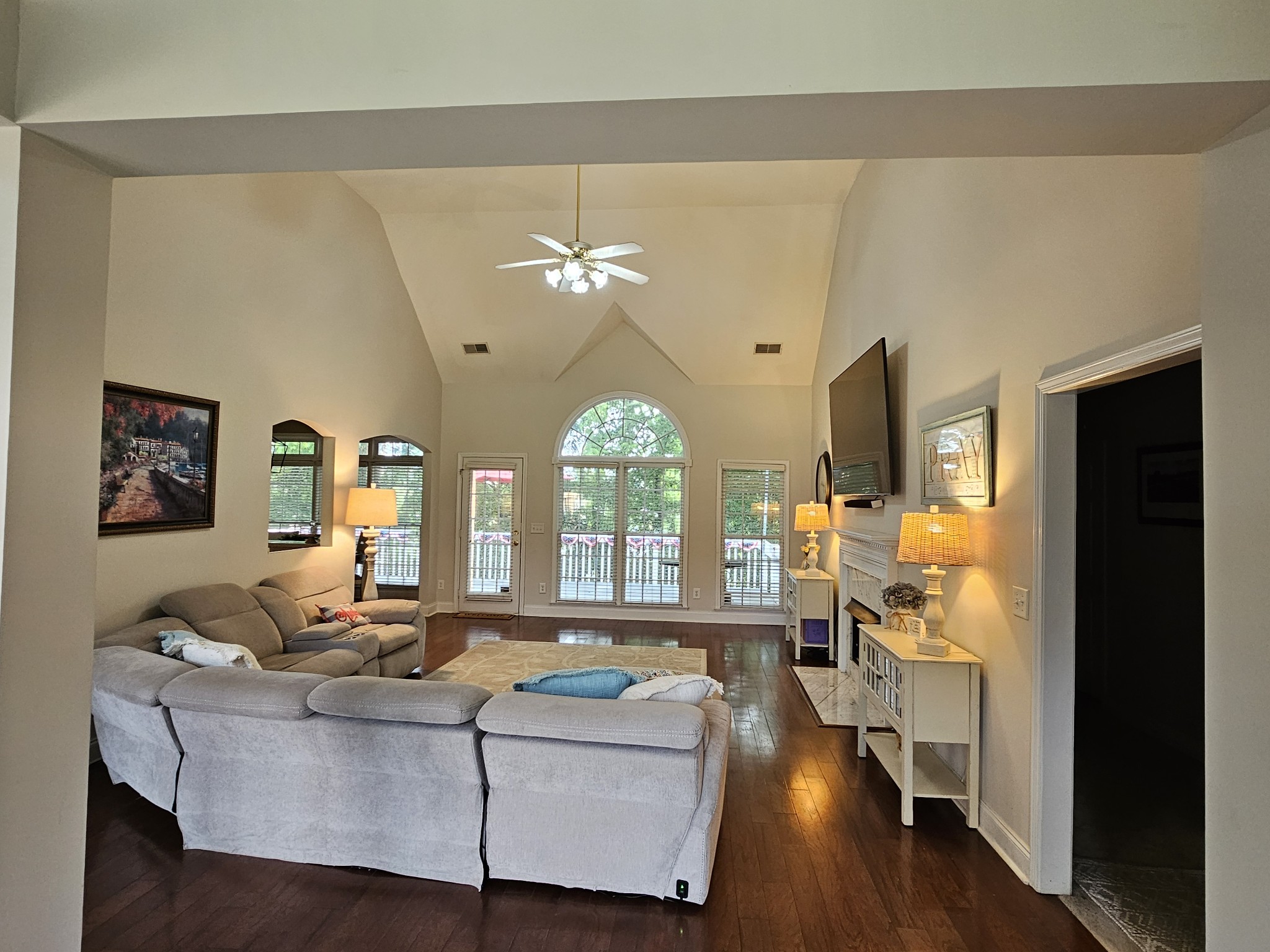 6509 Windy Hill Ct Property Photo 4