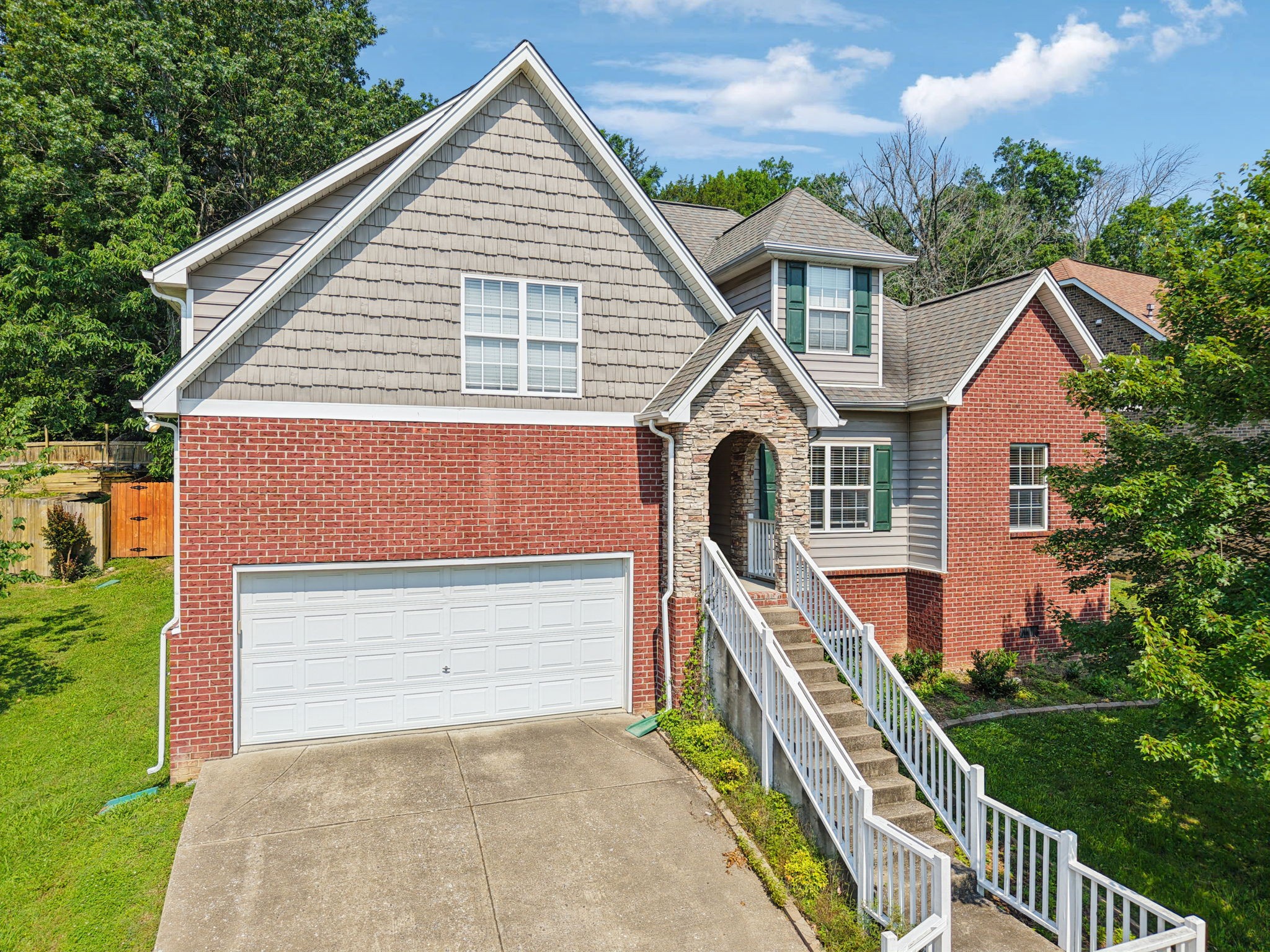 1812 Woodland Pointe Dr Property Photo