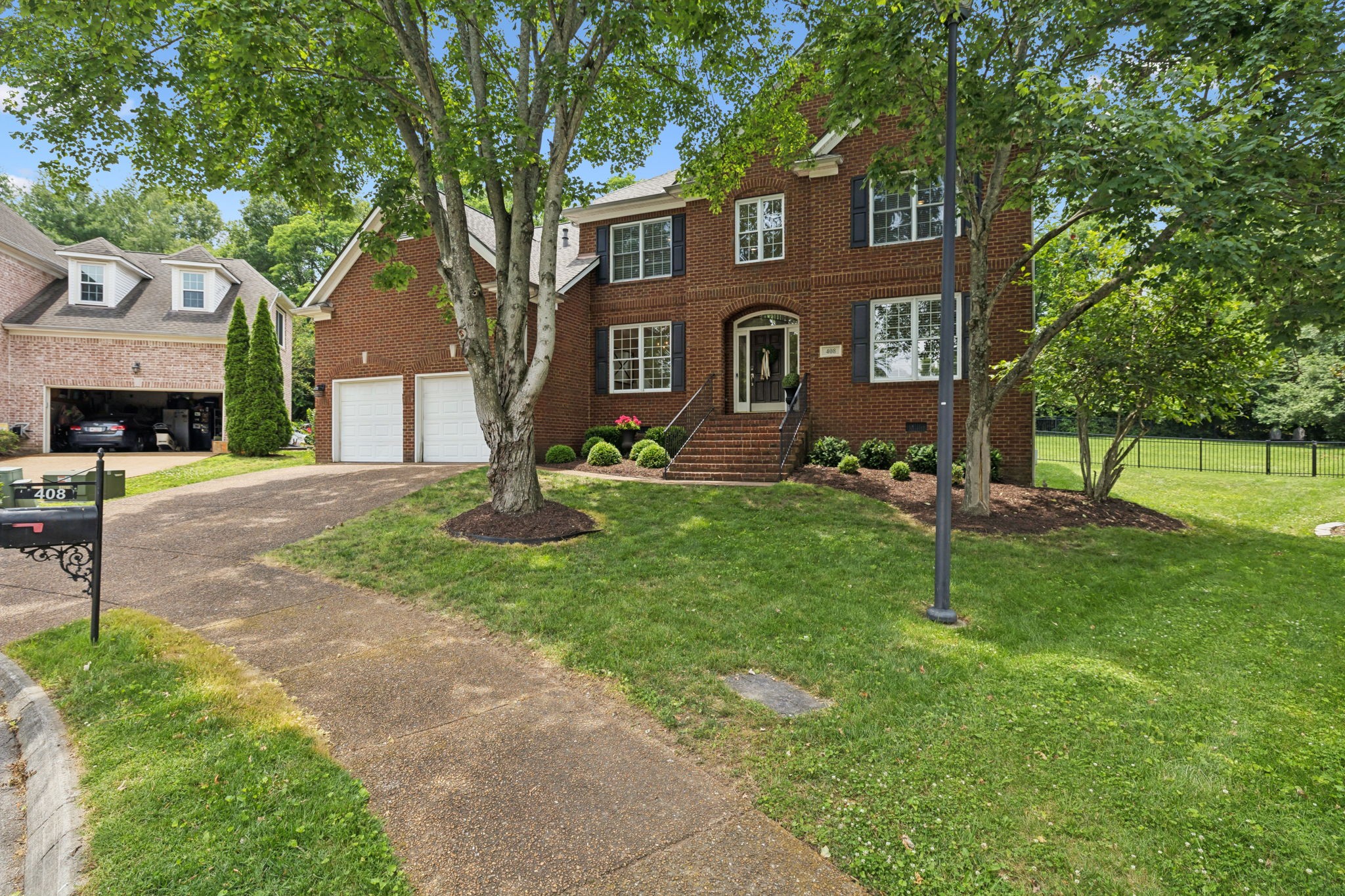 408 Twickenham Pl Property Photo 2