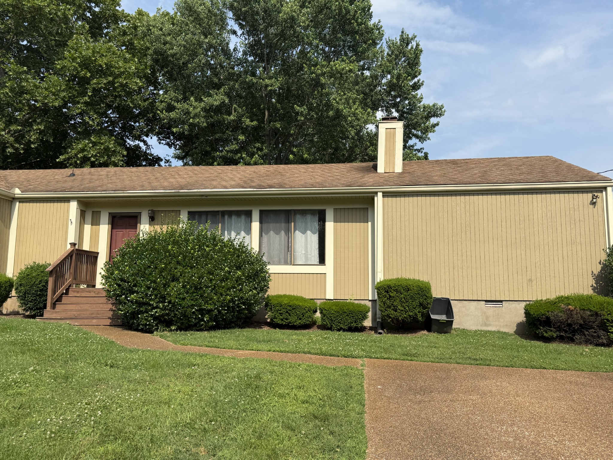 732 Albar Dr Property Photo 1
