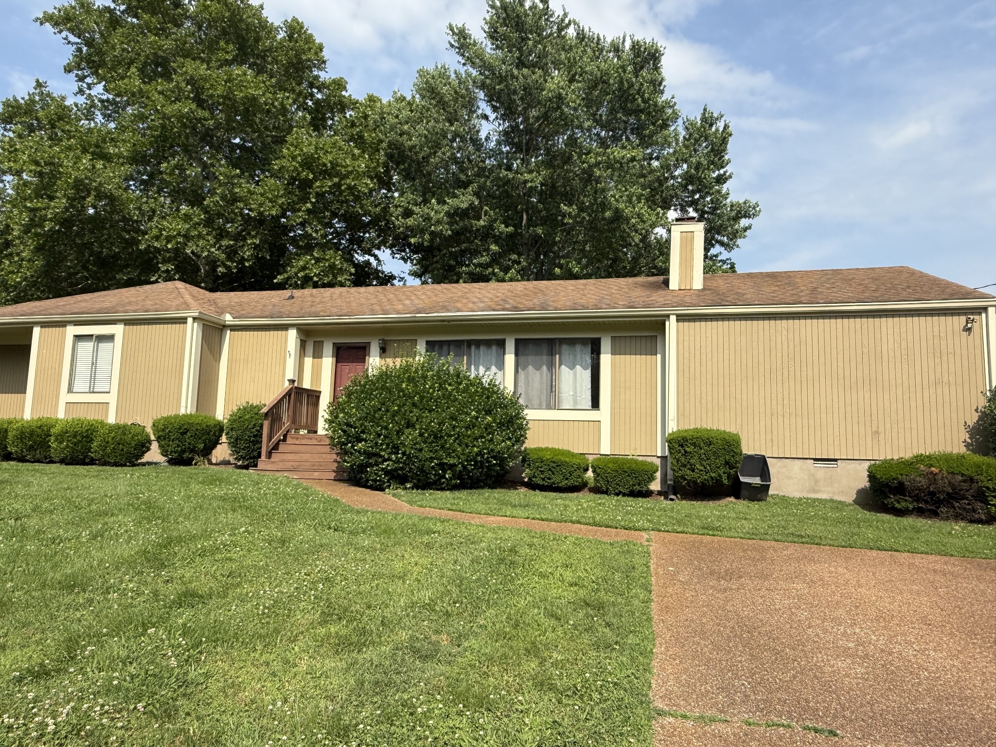 732 Albar Dr Property Photo 2