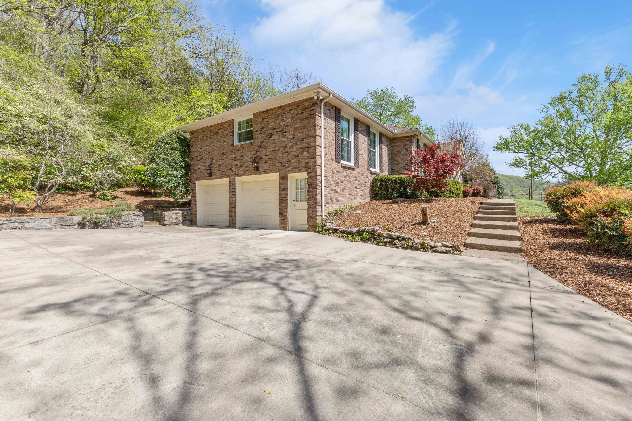 5899 E Ashland Dr Property Photo 17