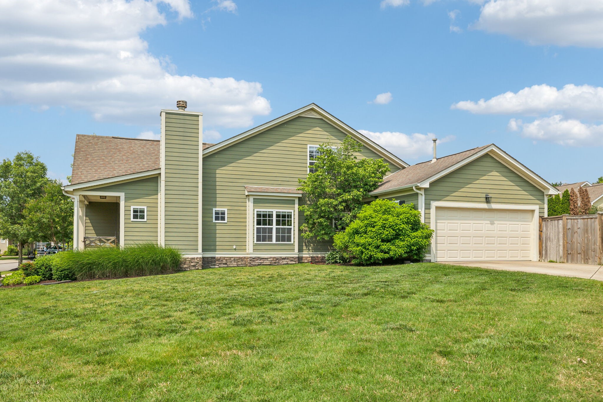 8404 Danbrook Dr Property Photo 6