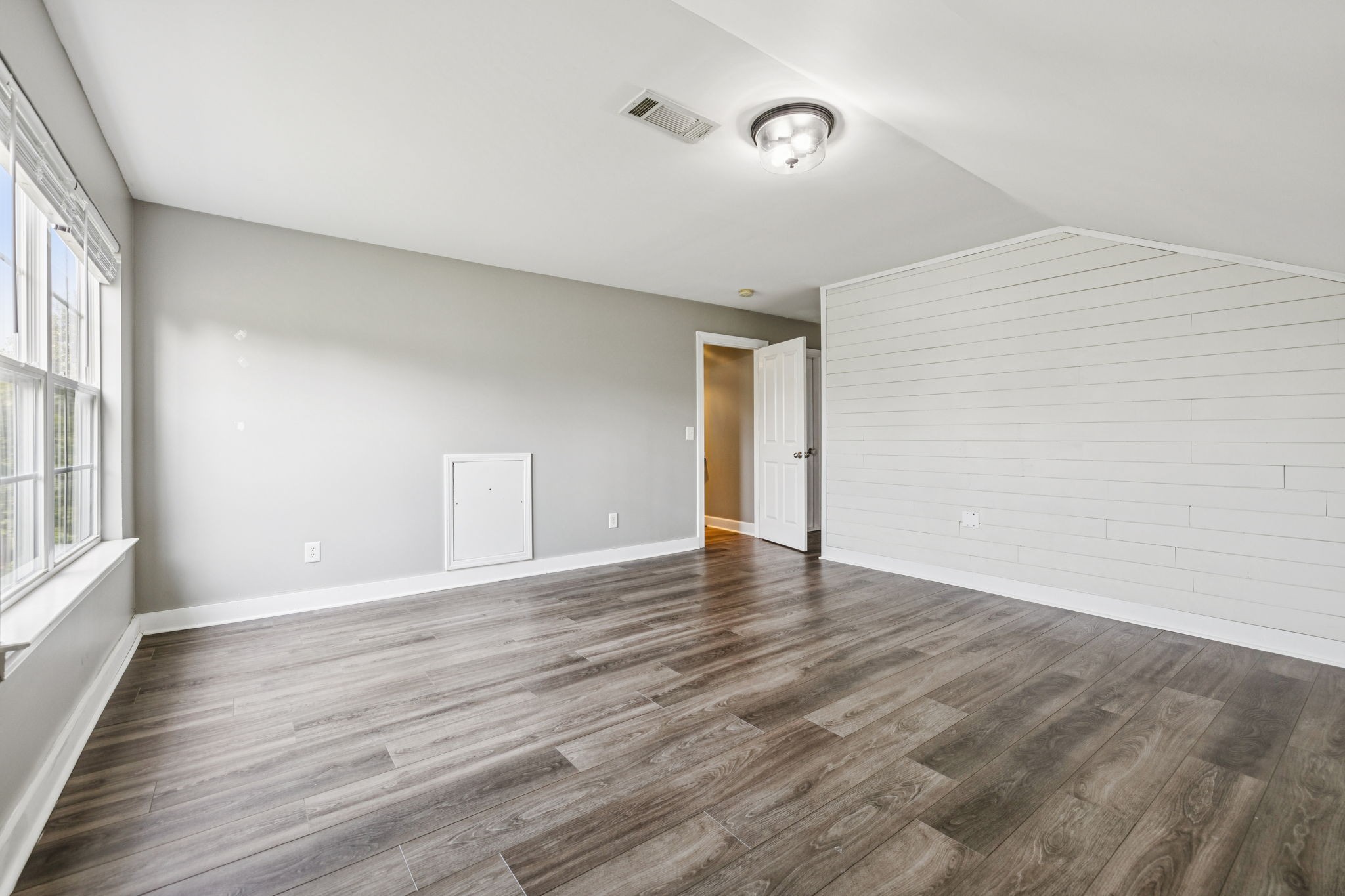 8404 Danbrook Dr Property Photo 33