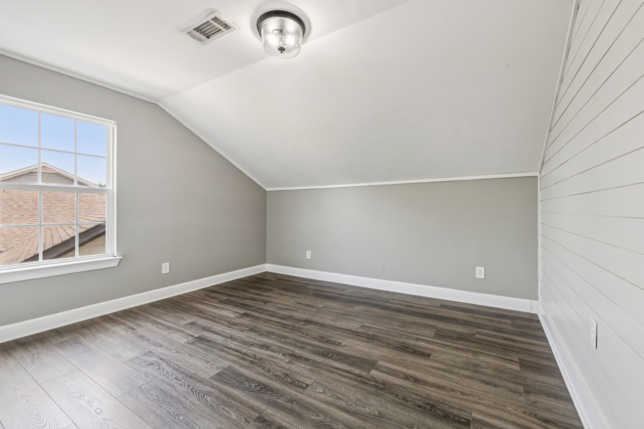 8404 Danbrook Dr Property Photo 34