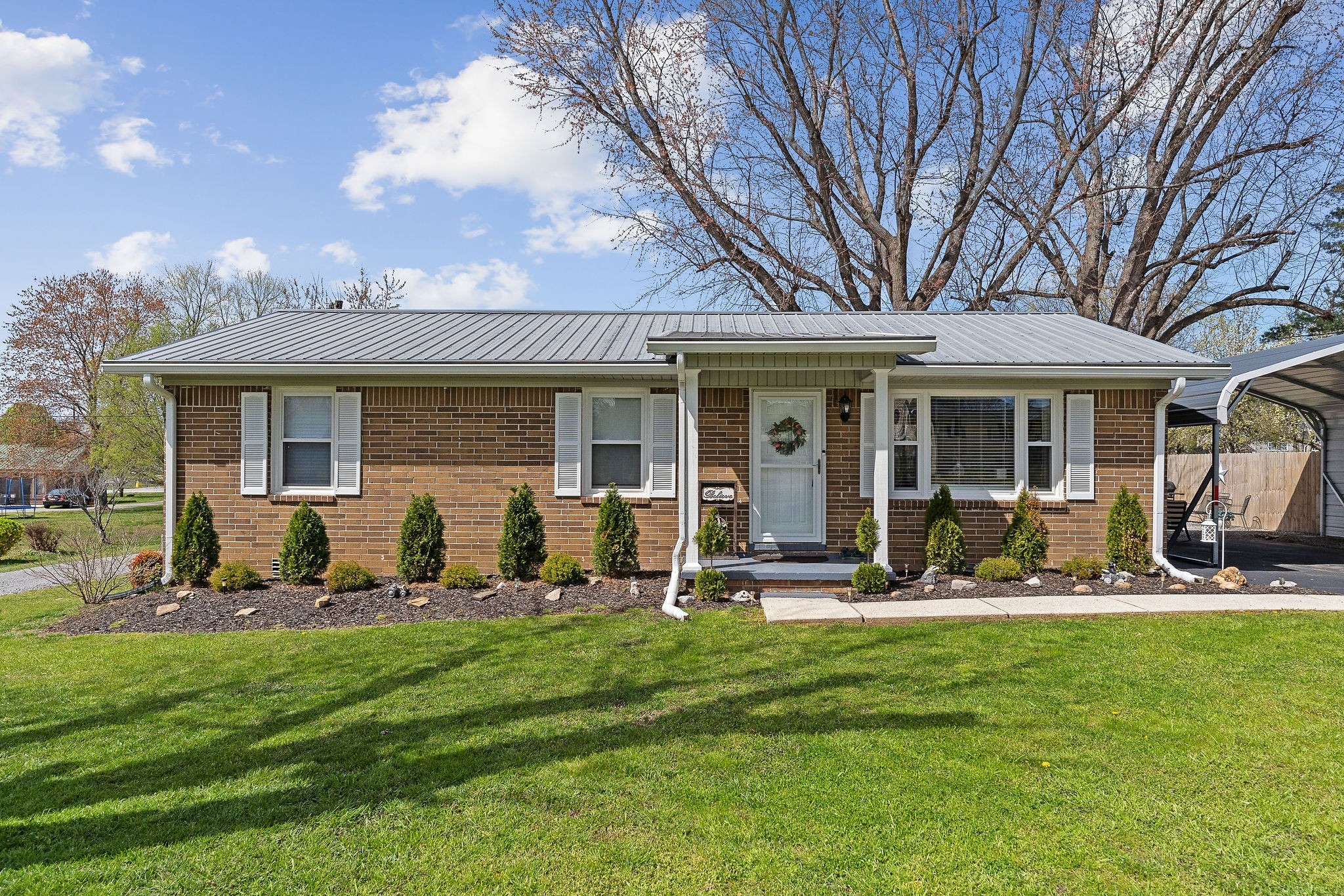 645 Parkway Dr Property Photo 1