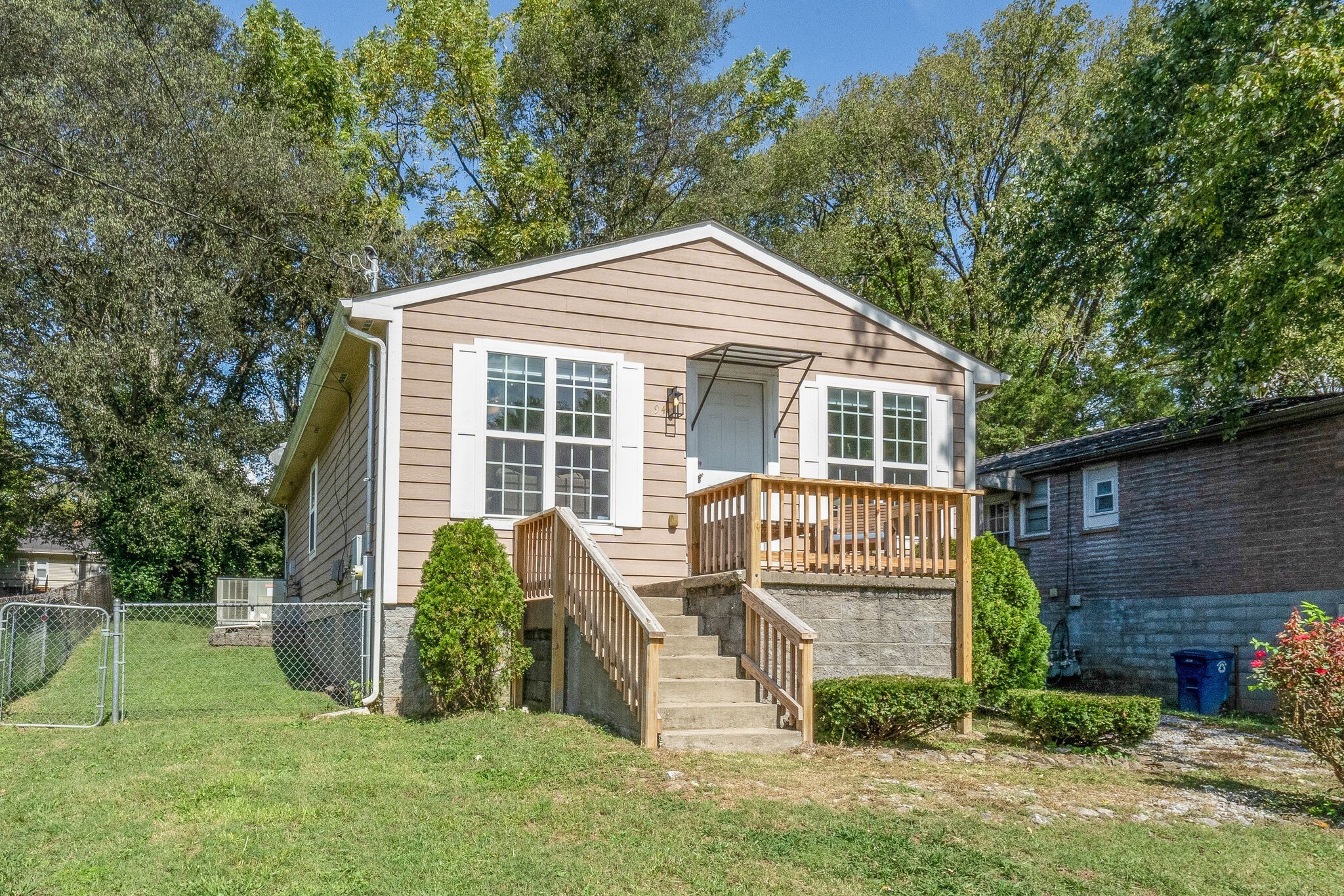 942 Green St Property Photo