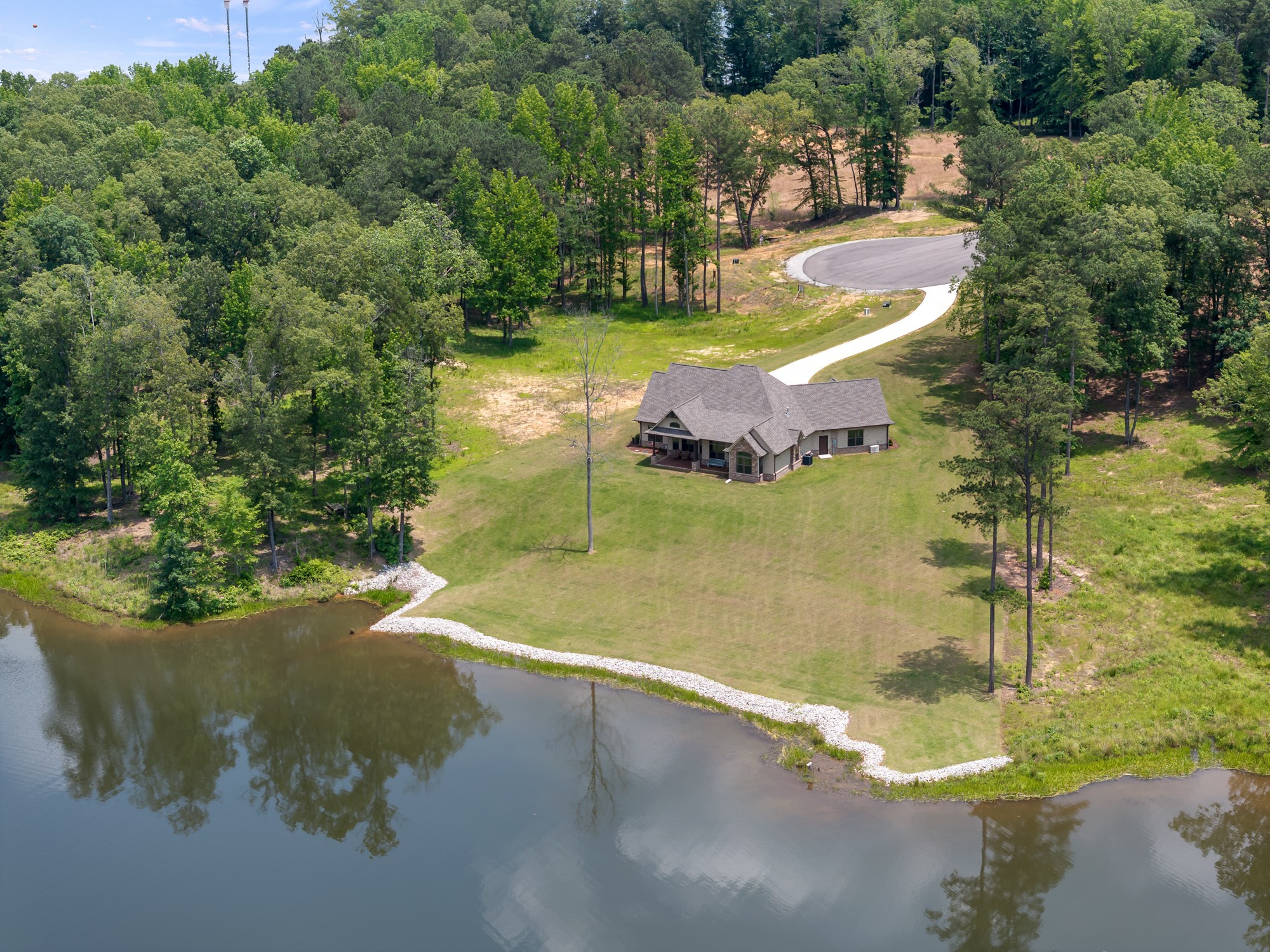 185 Stately Oak Dr Property Photo 7