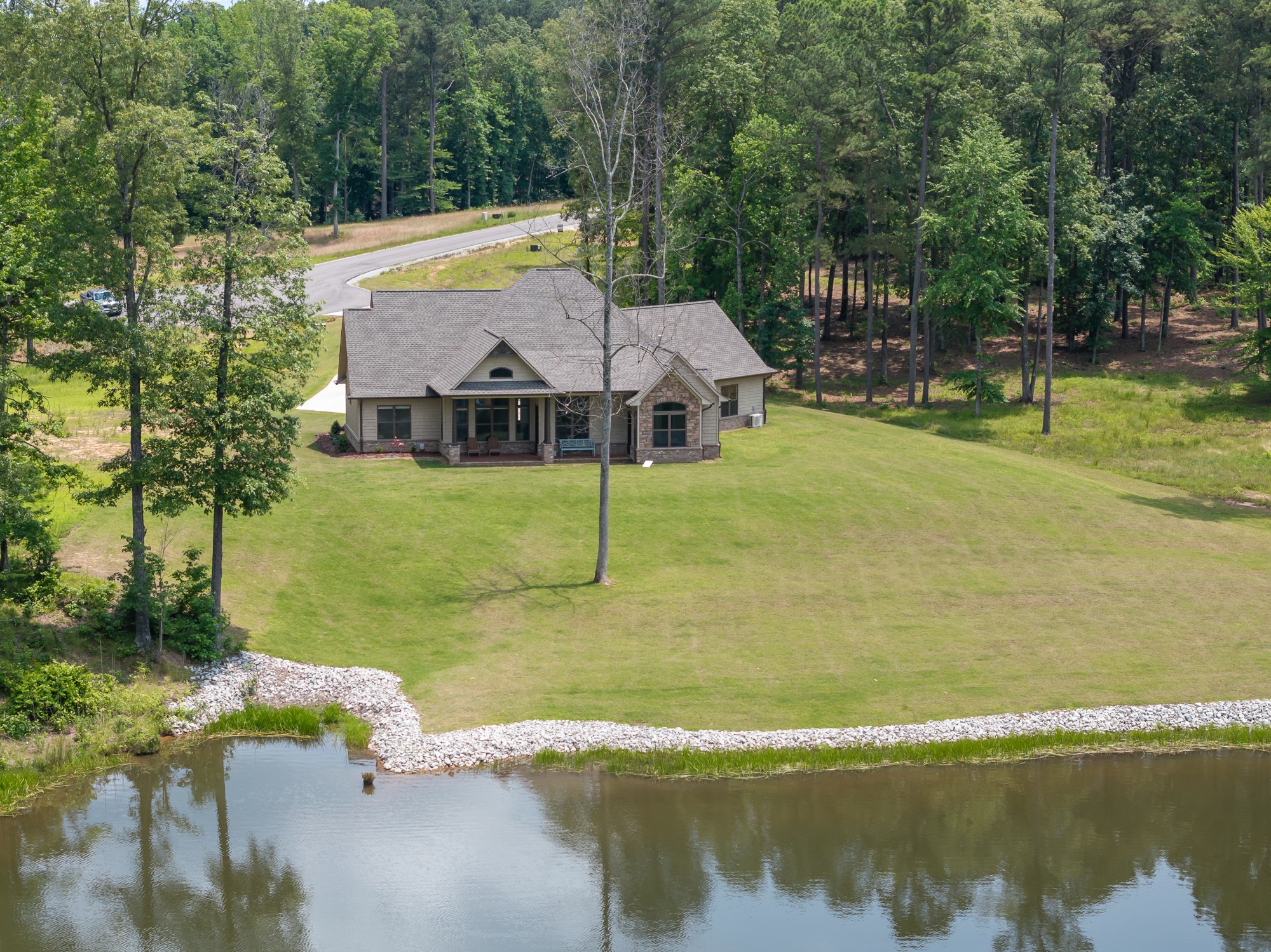 185 Stately Oak Dr Property Photo 8