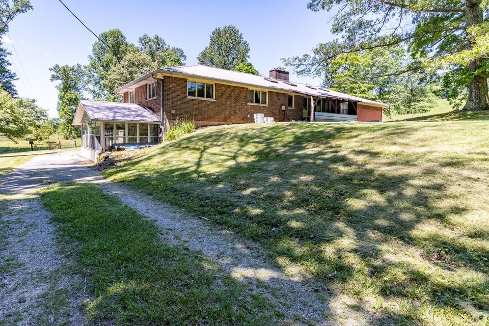 2216 Cove Hill Rd Property Photo 7
