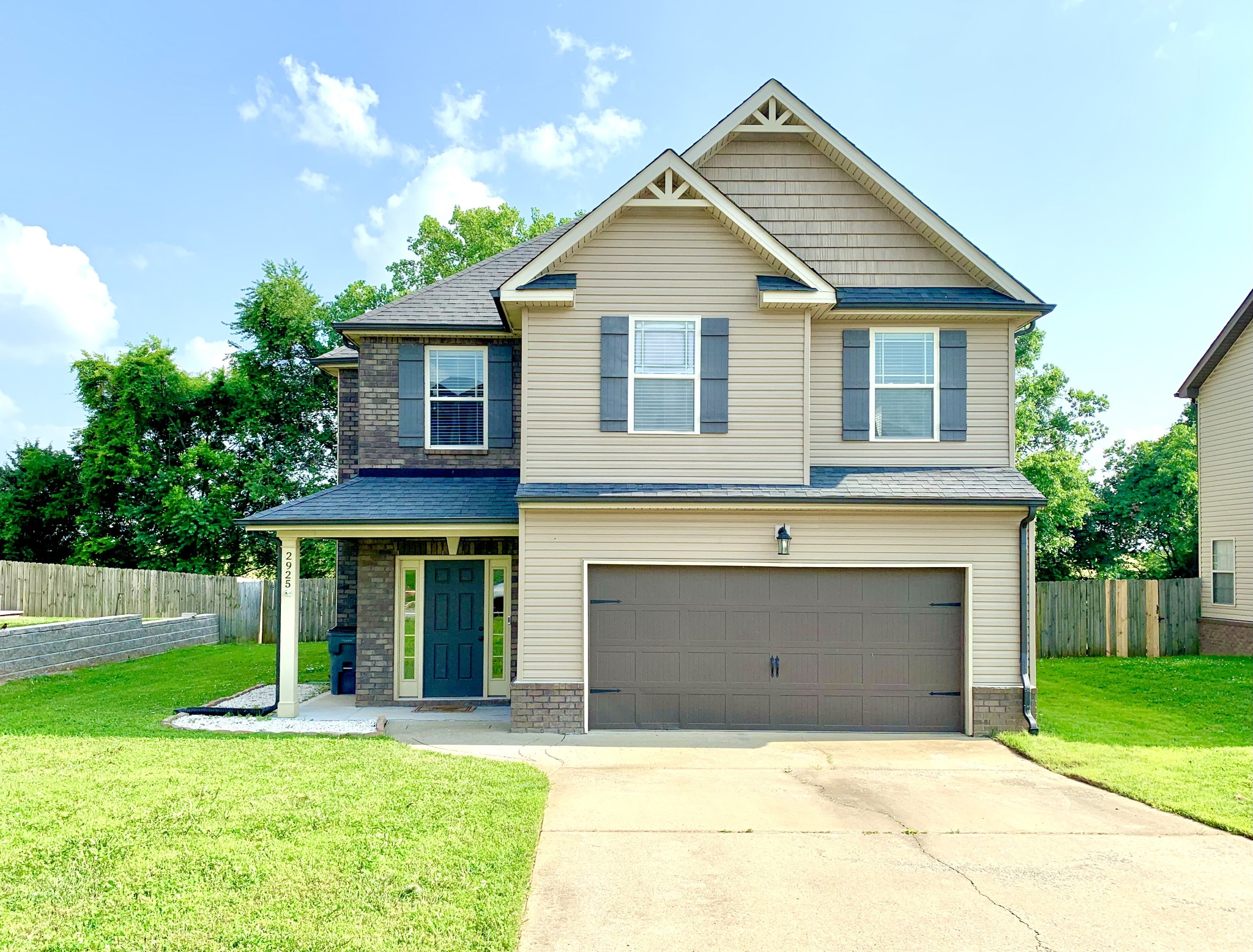 2925 Mcmanus Cir Property Photo 1
