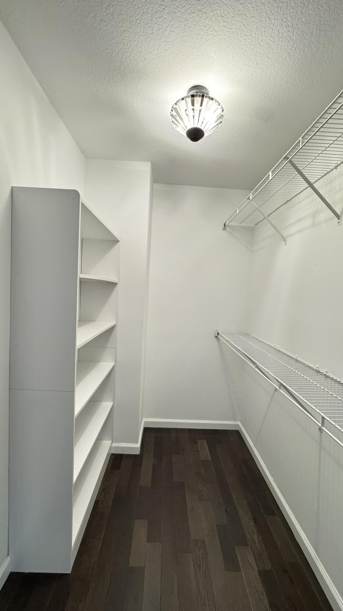 19 Laura Lane Property Photo 25