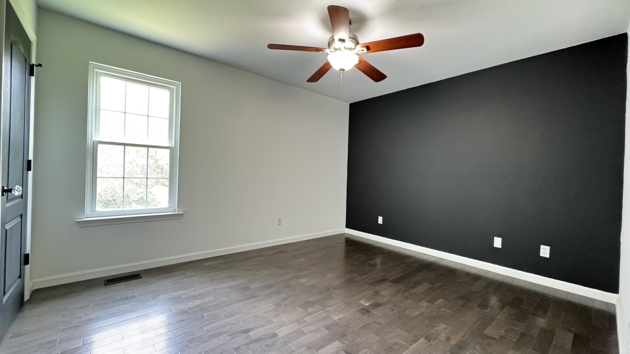 19 Laura Lane Property Photo 29