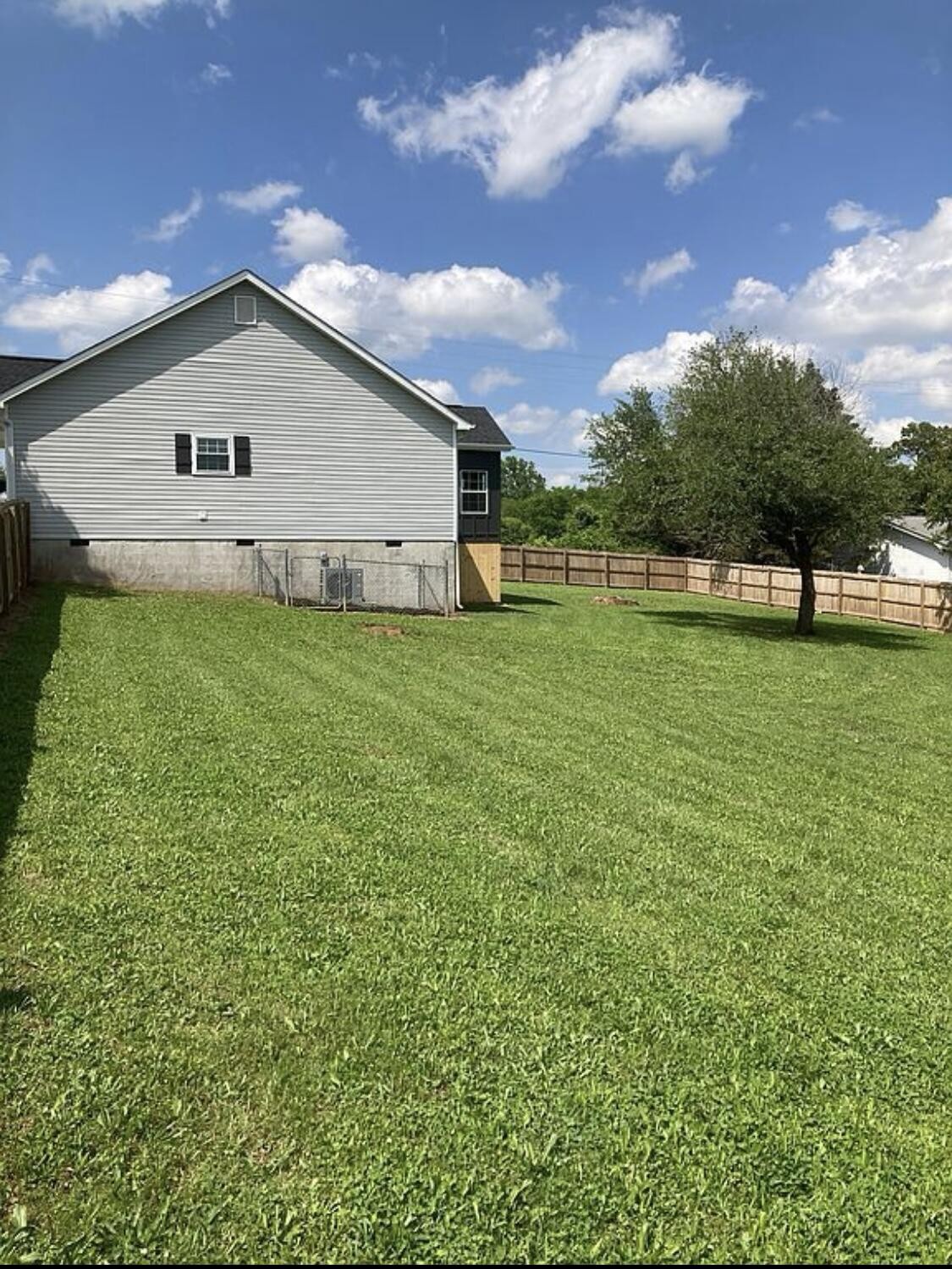 19 Laura Lane Property Photo 41