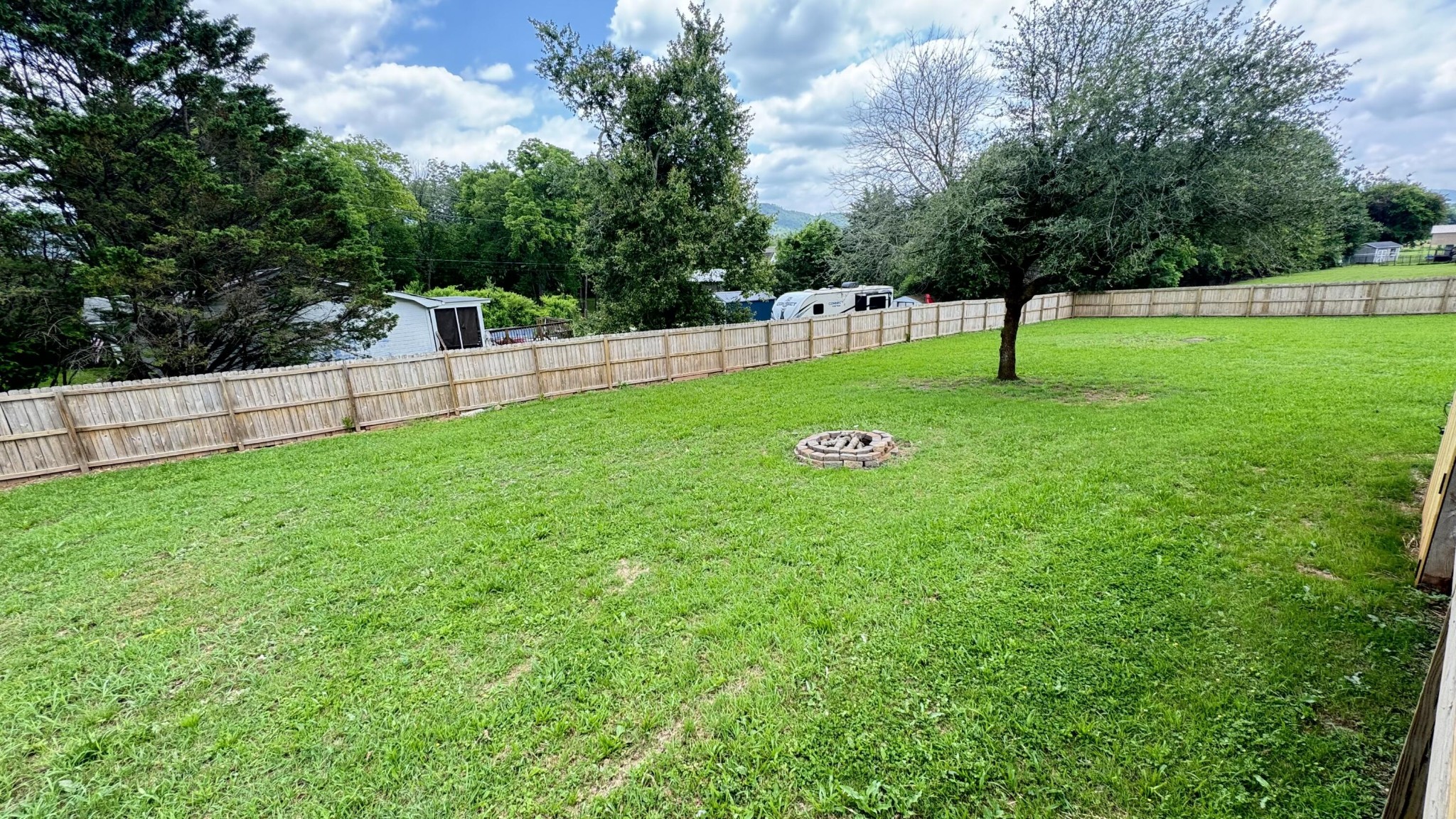 19 Laura Lane Property Photo 42