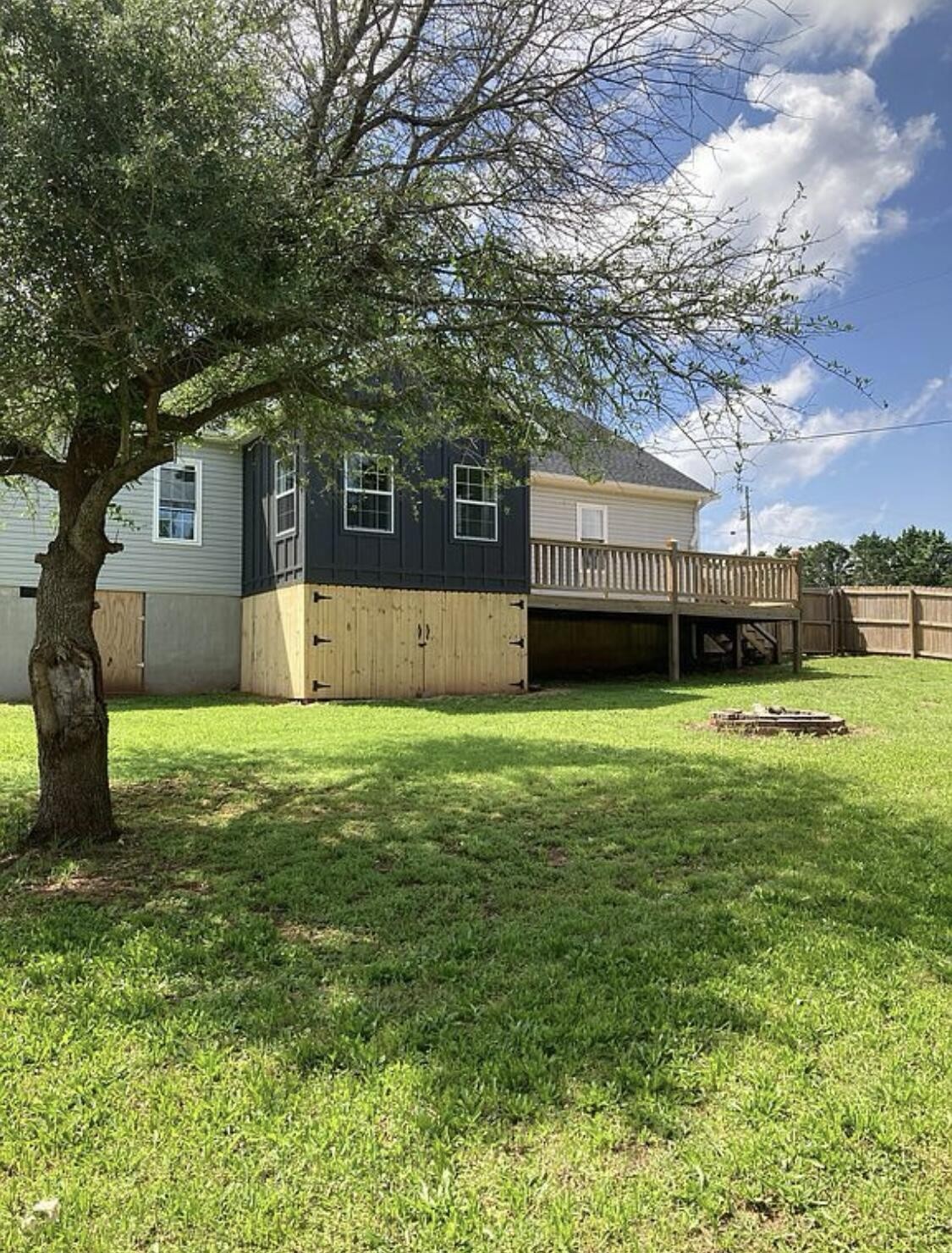 19 Laura Lane Property Photo 48