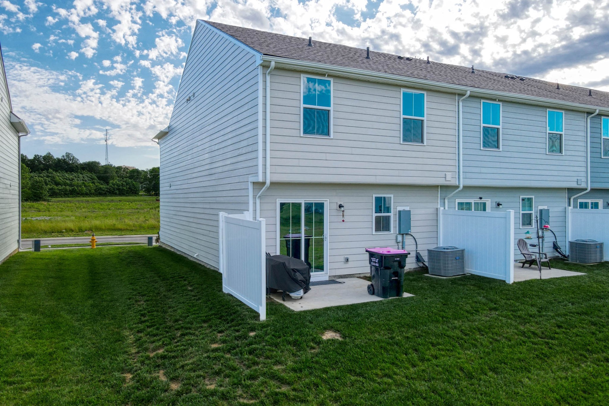 2046 Floating Leaf Ln Property Photo 4
